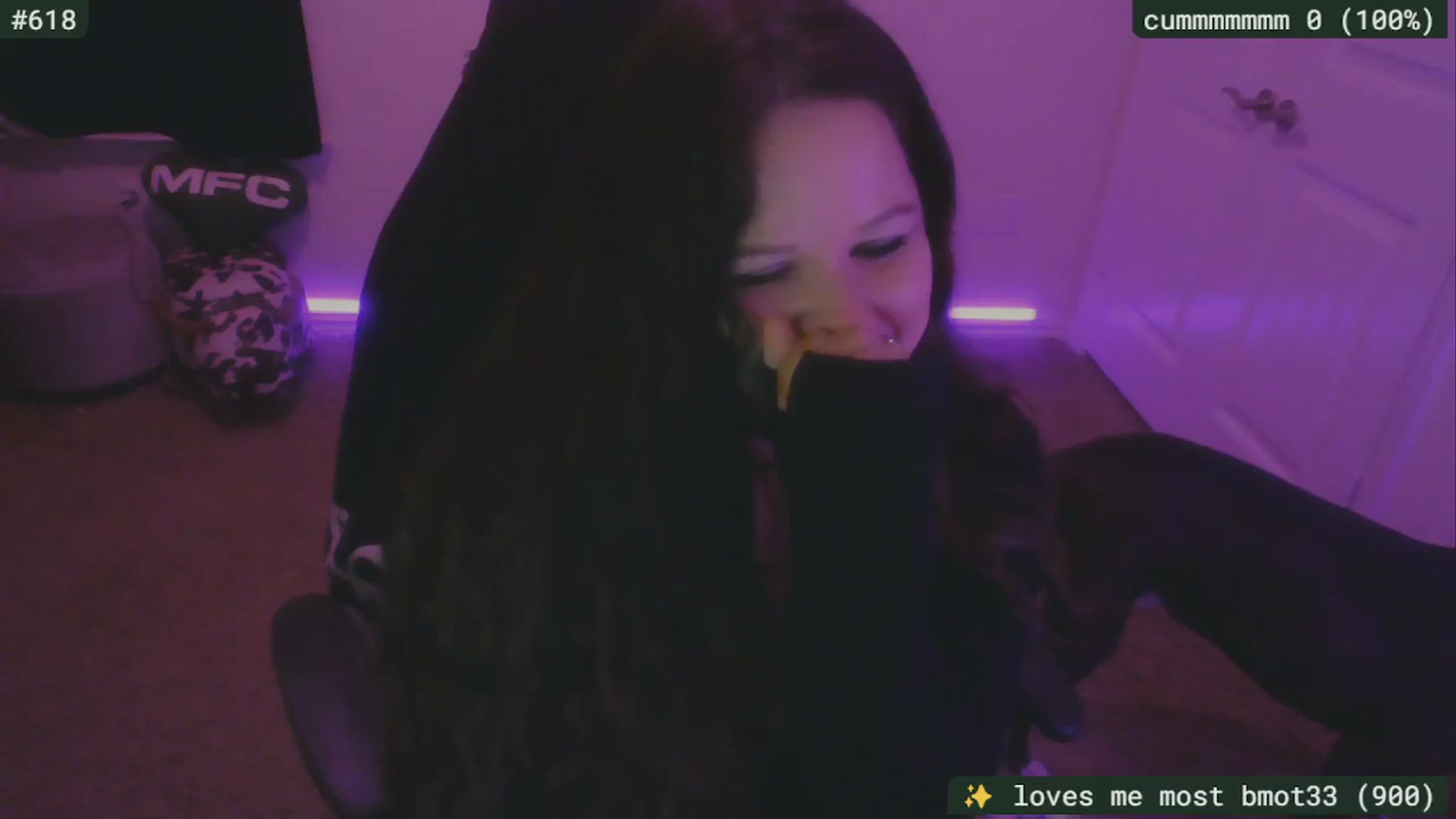 Gallery image thumbnail from SassySarah94's myfreecams stream on, 08/30/2025, 02:08 image 18 of 20