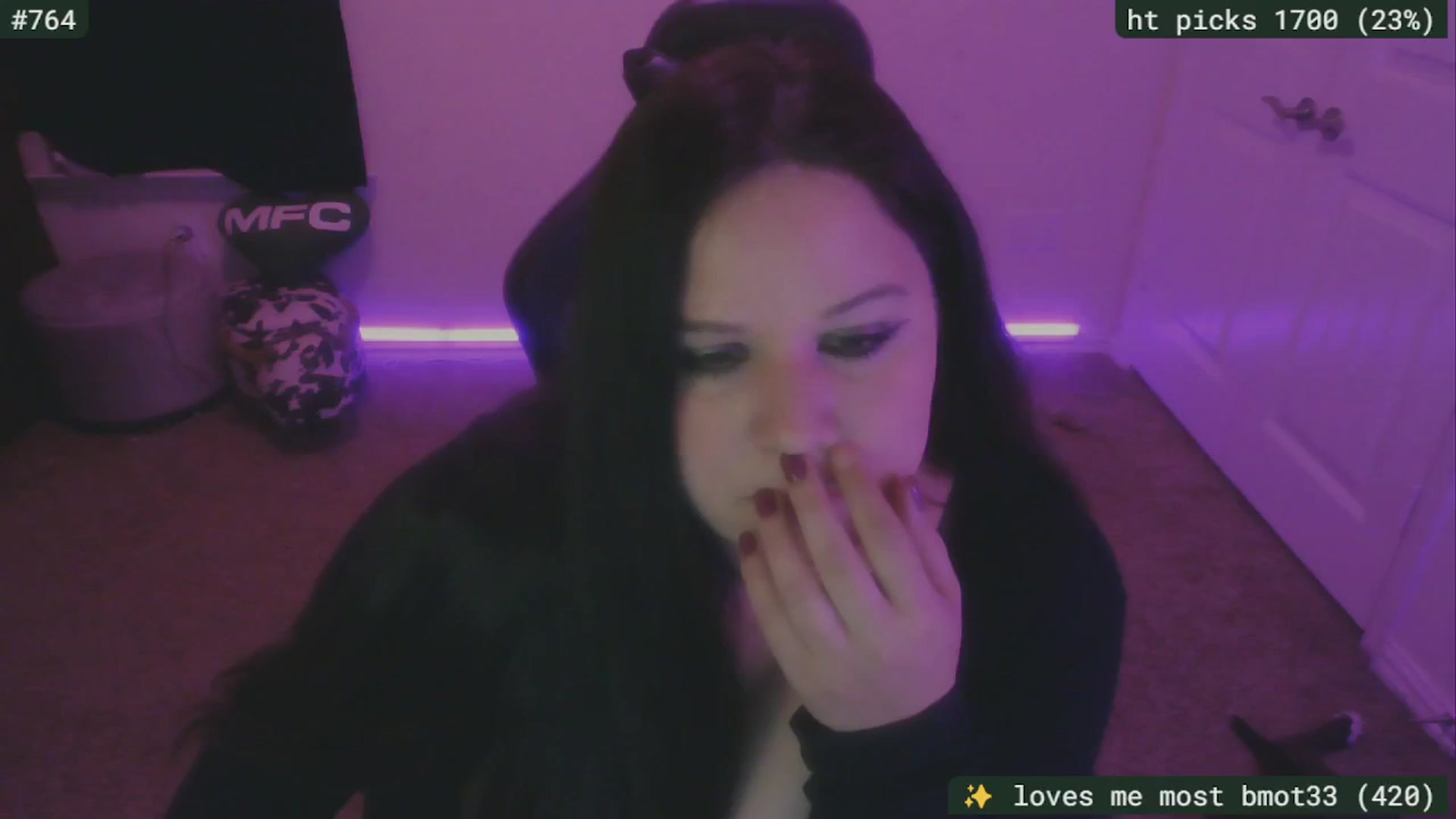 Gallery image thumbnail from SassySarah94's myfreecams stream on, 09/17/2025, 03:06 image 17 of 20