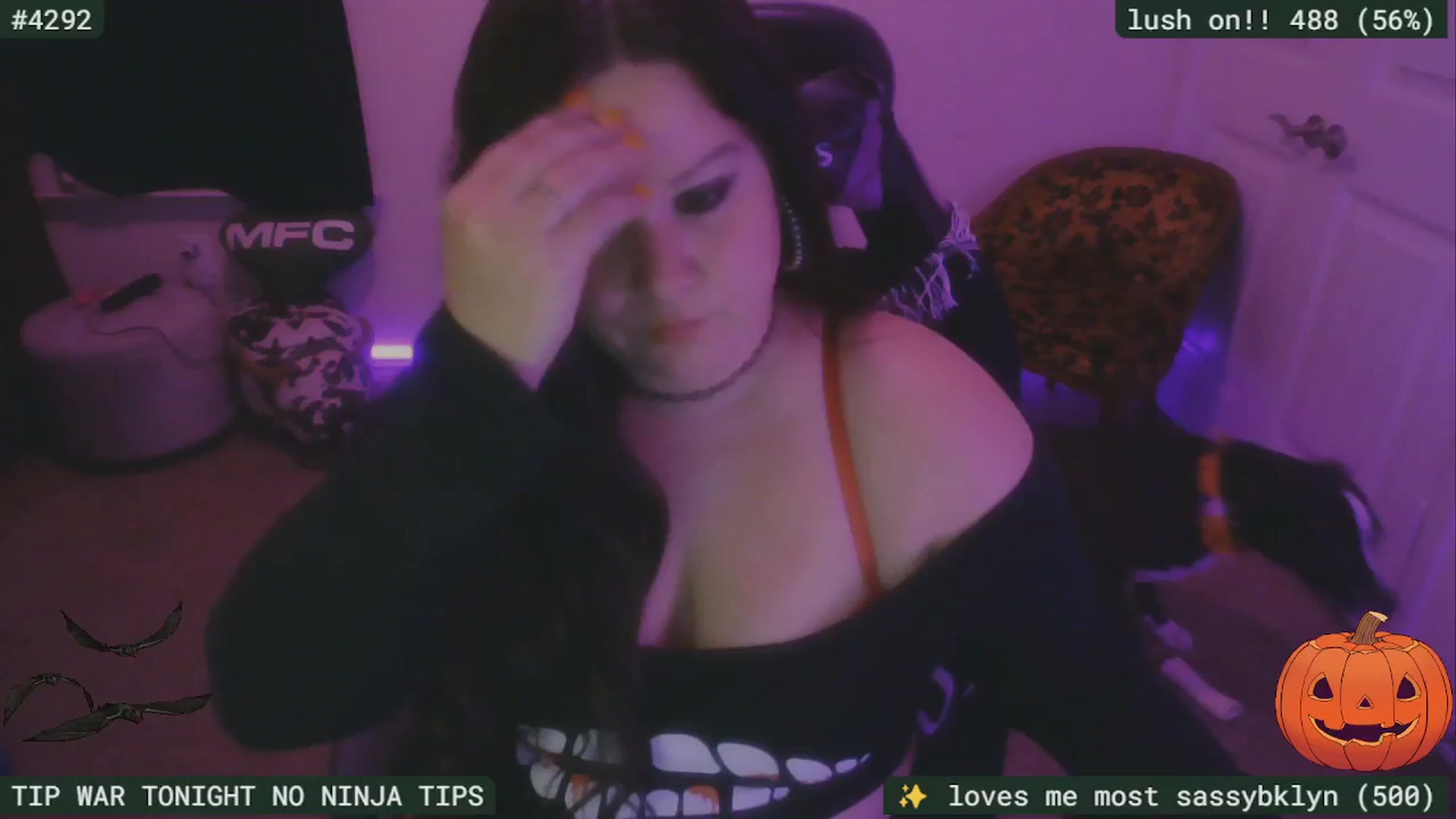 Gallery image thumbnail from SassySarah94's myfreecams stream on, 10/05/2025, 01:13 image 12 of 20