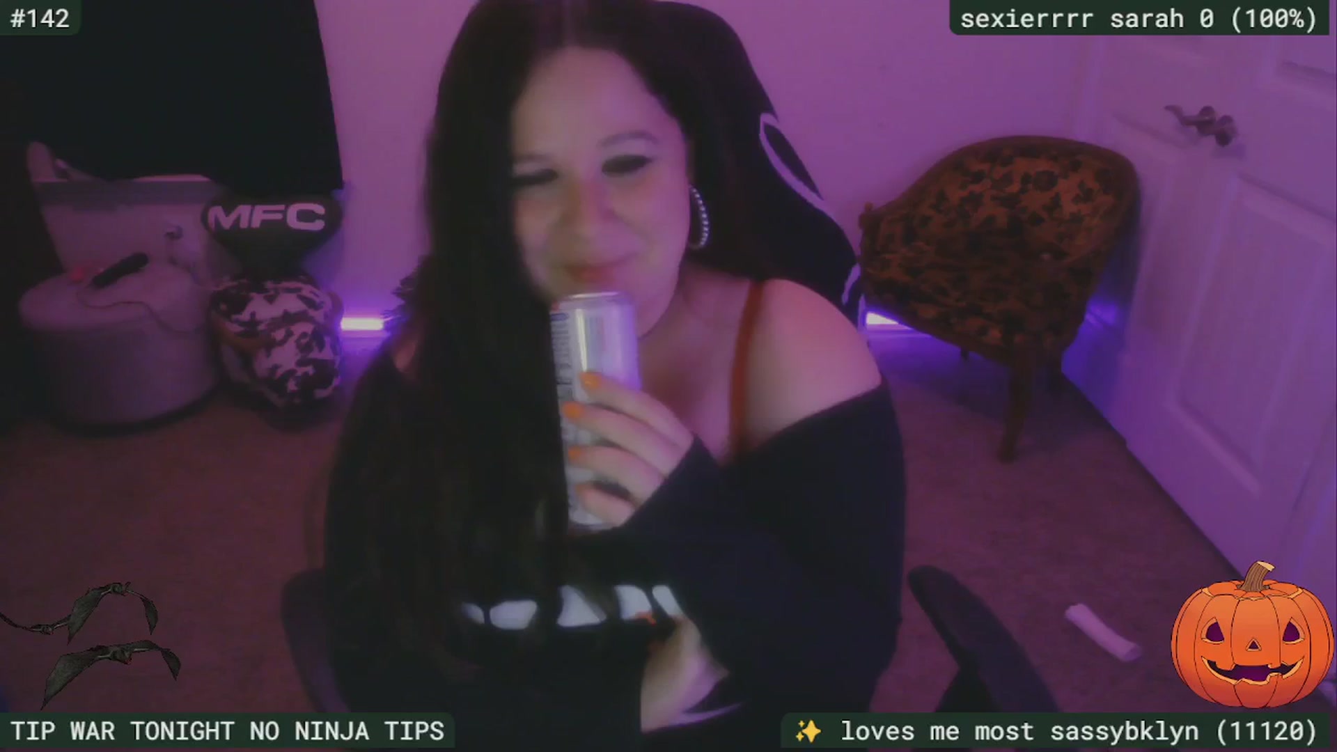 Gallery image thumbnail from SassySarah94's myfreecams stream on, 10/05/2025, 02:41 image 11 of 20
