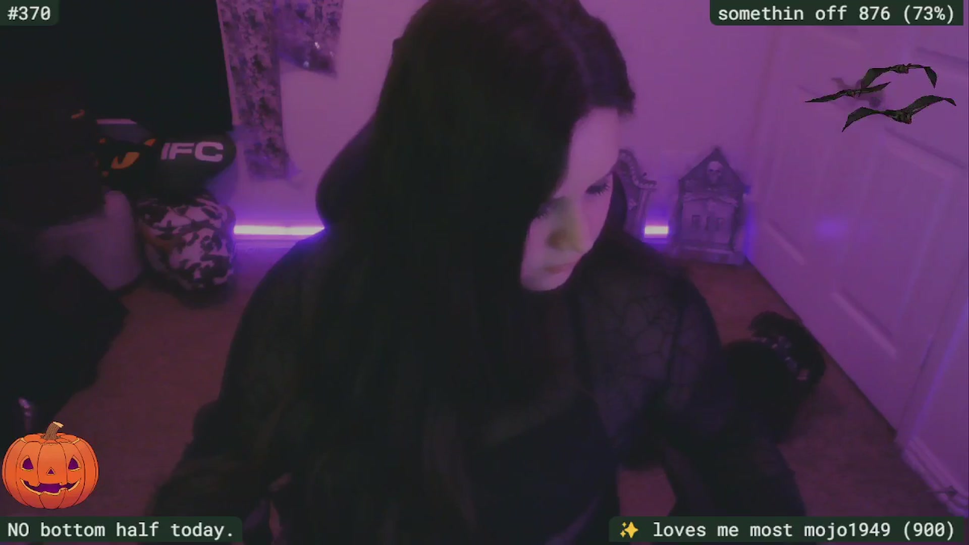 Gallery image thumbnail from SassySarah94's myfreecams stream on, 10/19/2025, 04:05 image 6 of 20
