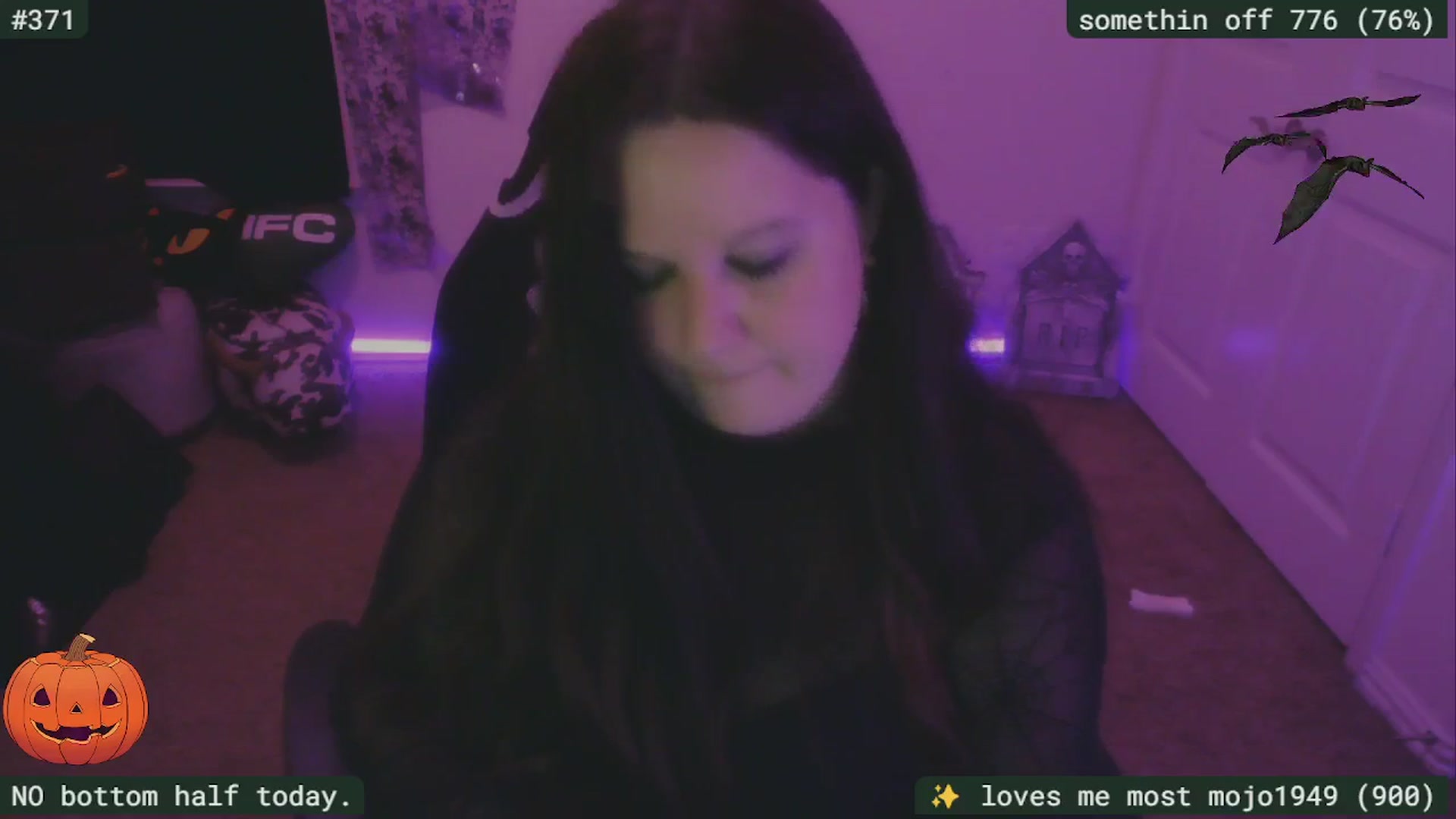 Gallery image thumbnail from SassySarah94's myfreecams stream on, 10/19/2025, 04:05 image 17 of 20