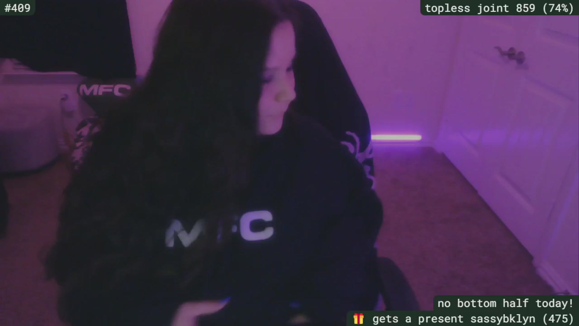 Gallery image thumbnail from SassySarah94's myfreecams stream on, 01/04/2026, 05:27 image 16 of 20