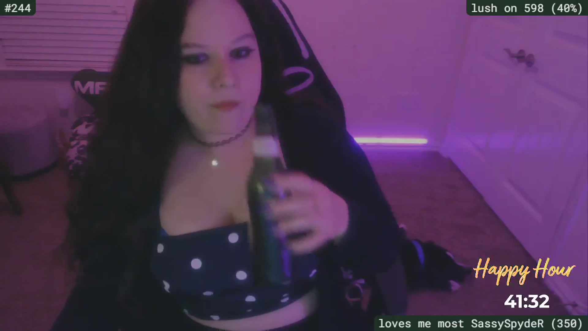 Gallery image thumbnail from SassySarah94's myfreecams stream on, 01/11/2026, 04:25 image 5 of 20