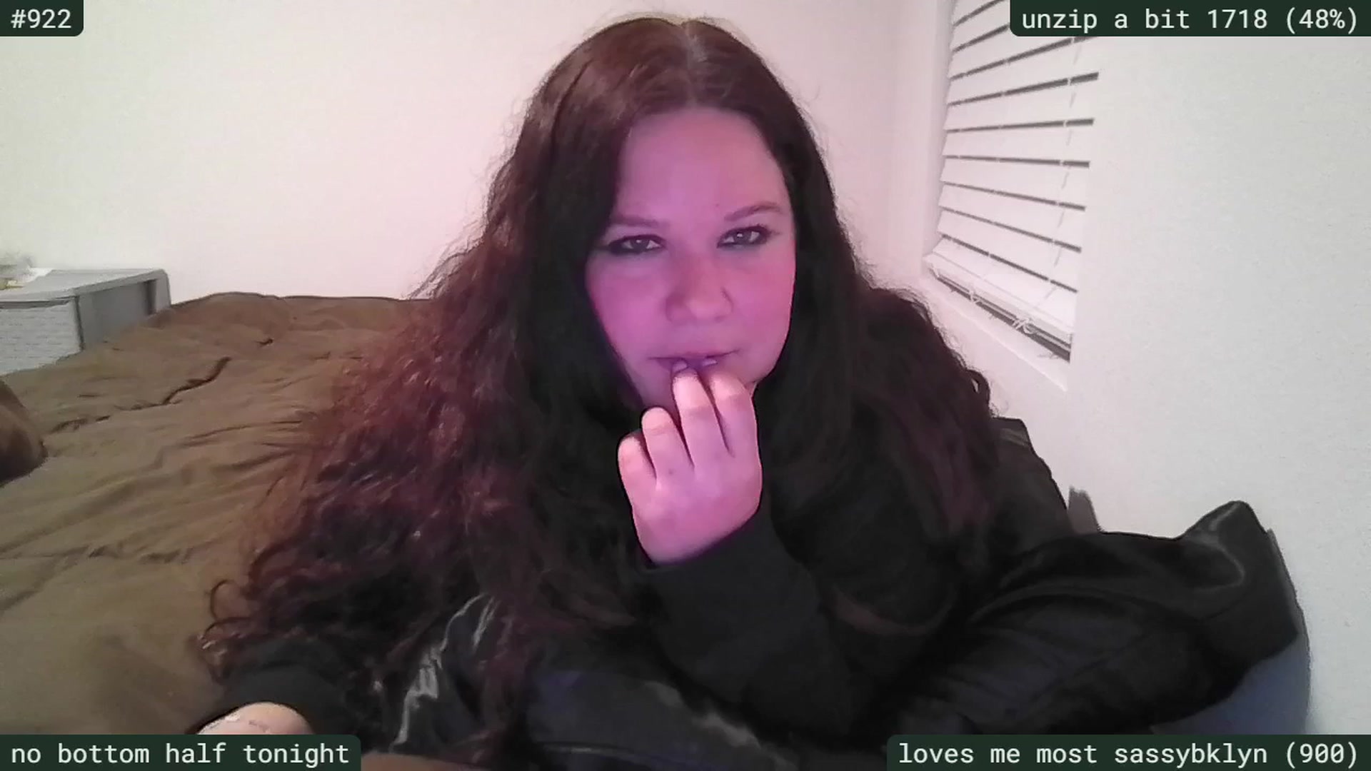 Gallery image thumbnail from SassySarah94's myfreecams stream on, 04/24/2026, 03:29 image 18 of 20