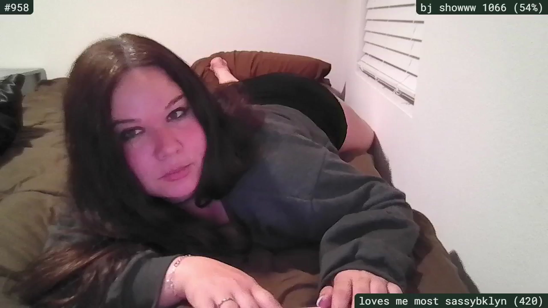 Gallery image thumbnail from SassySarah94's myfreecams stream on, 04/29/2026, 03:14 image 16 of 20