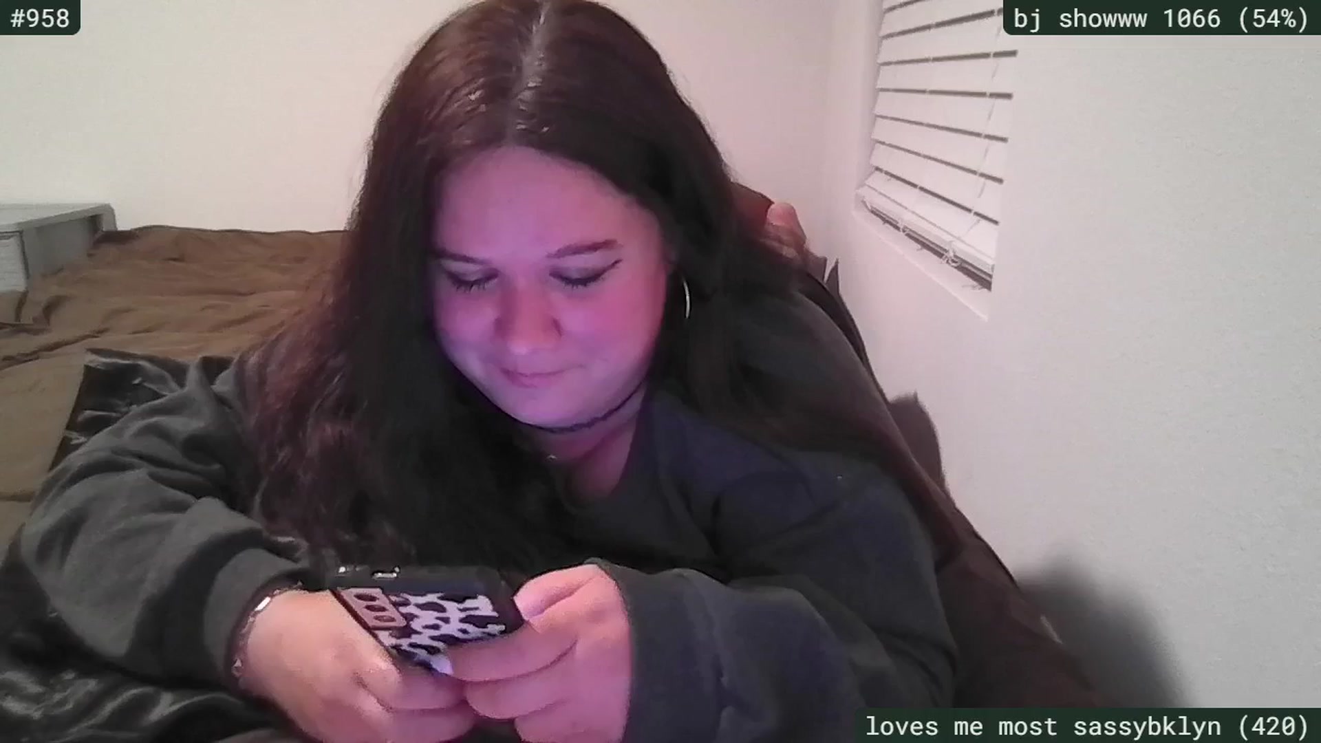 Gallery image thumbnail from SassySarah94's myfreecams stream on, 04/29/2026, 03:14 image 18 of 20