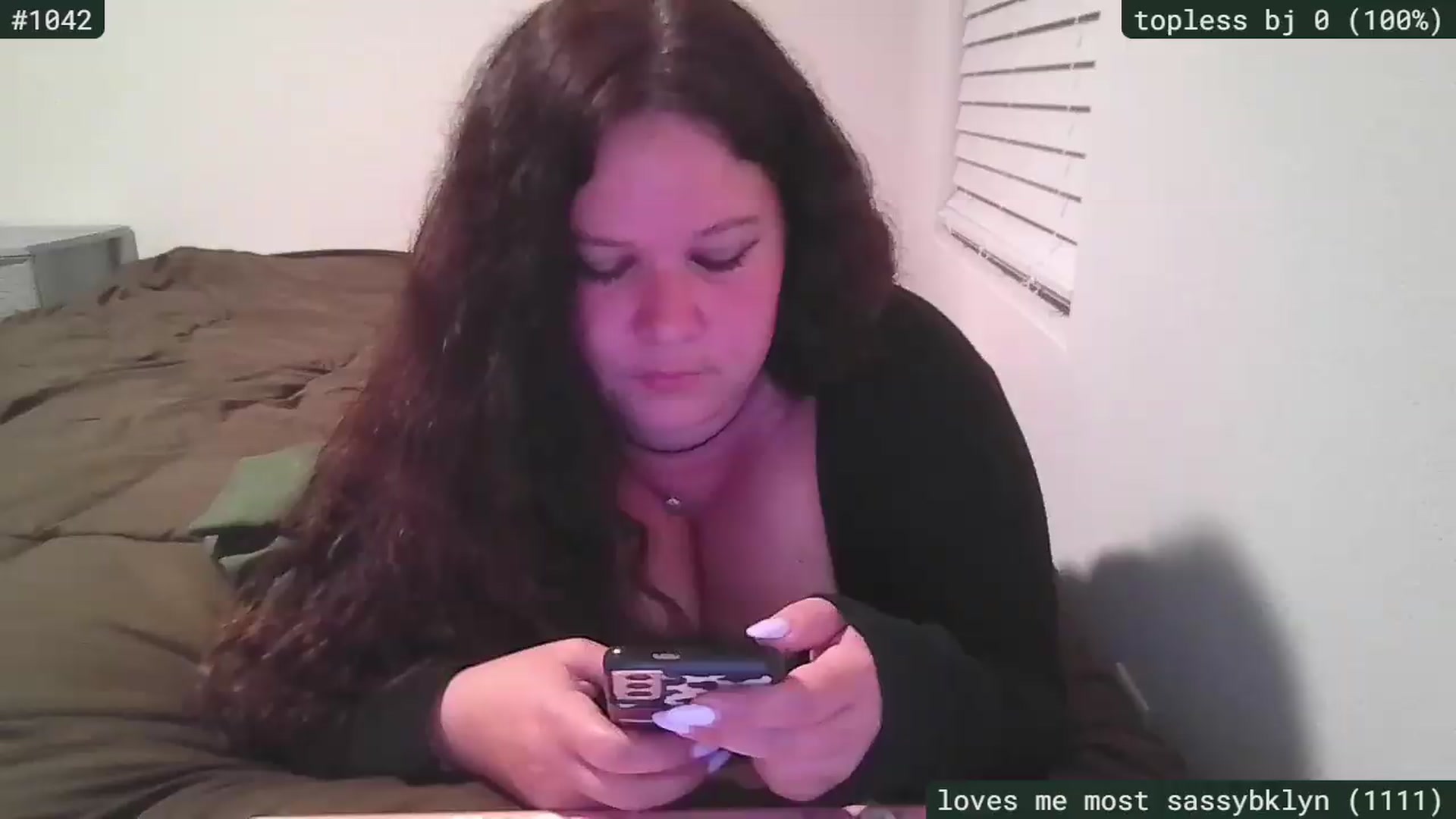 Gallery image thumbnail from SassySarah94's myfreecams stream on, 05/16/2026, 05:00 image 18 of 20