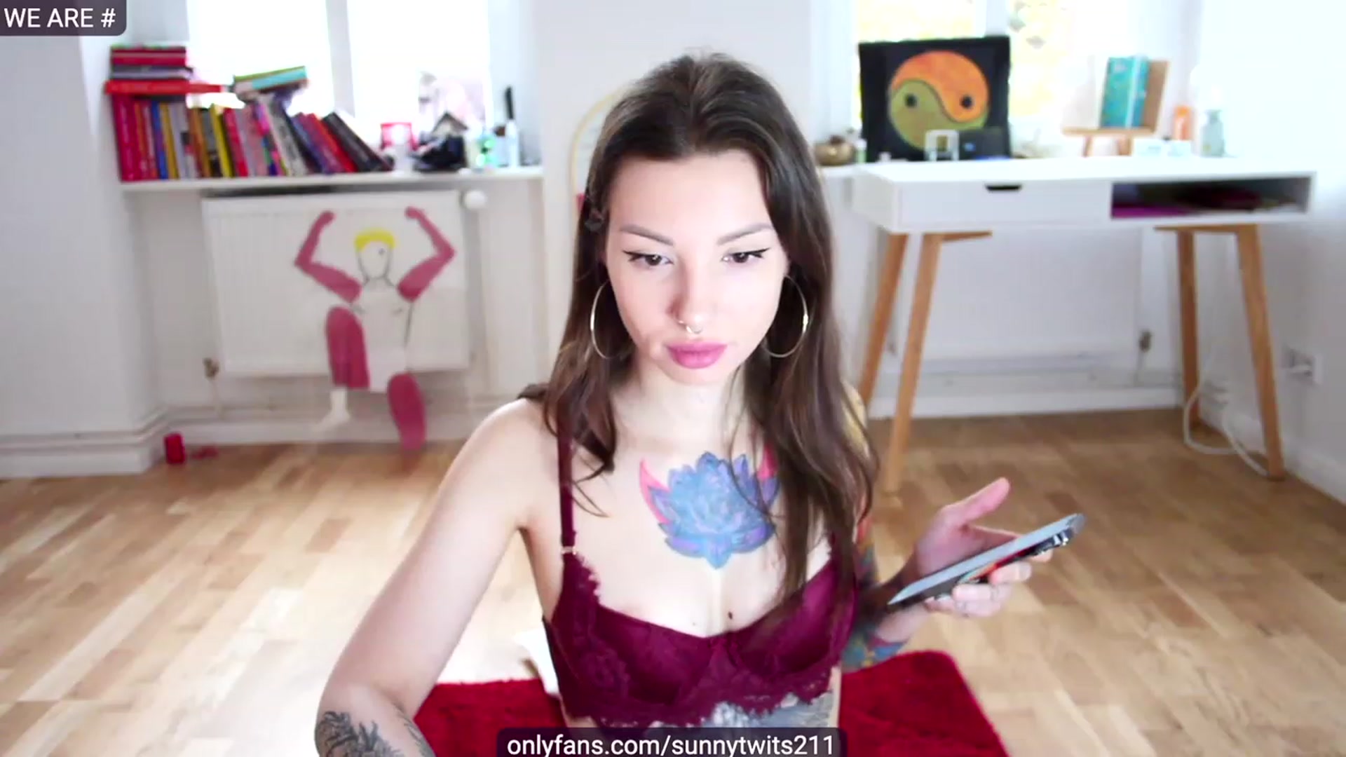 Gallery image thumbnail from SassySuz_'s myfreecams stream on, 12/01/2022, 11:01 image 8 of 20