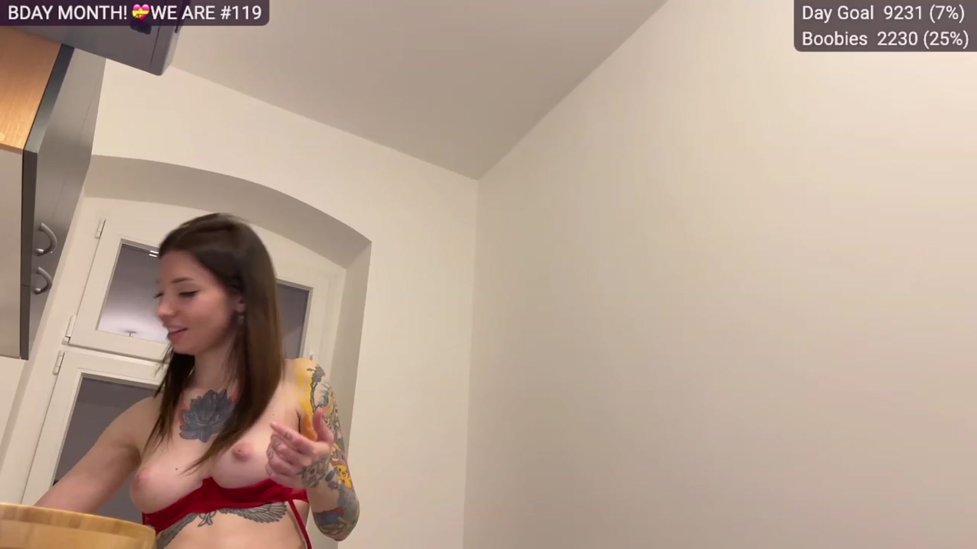 Gallery image thumbnail from SassySuz_'s myfreecams stream on, 01/01/2023, 18:06 image 6 of 20