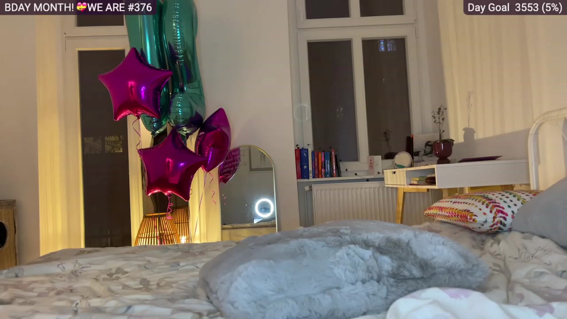 Gallery image thumbnail from SassySuz_'s myfreecams stream on, 01/07/2023, 19:11 image 2 of 20