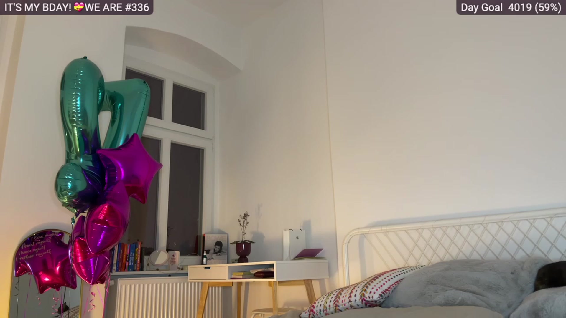 Gallery image thumbnail from SassySuz_'s myfreecams stream on, 01/09/2023, 19:33 image 18 of 20