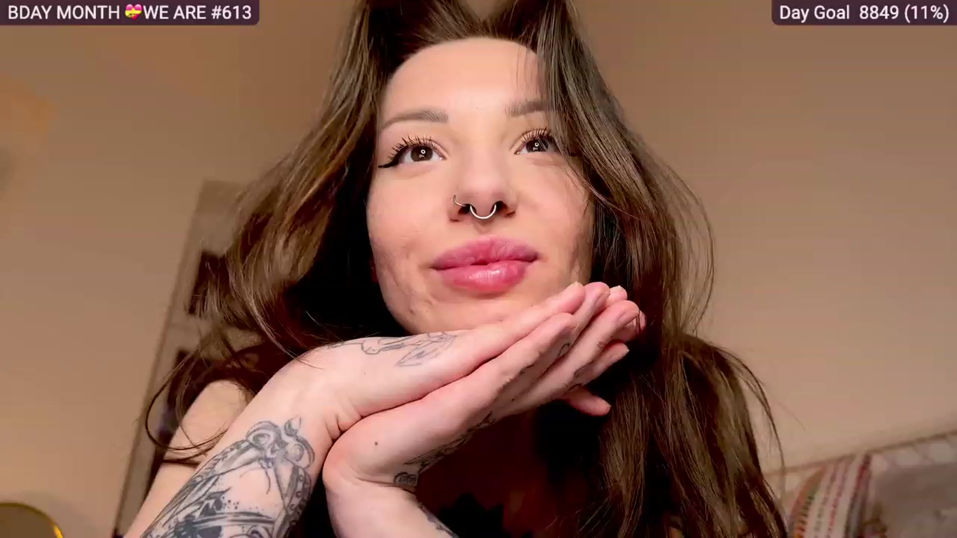 Gallery image thumbnail from SassySuz_'s myfreecams stream on, 01/26/2023, 20:11 image 16 of 20