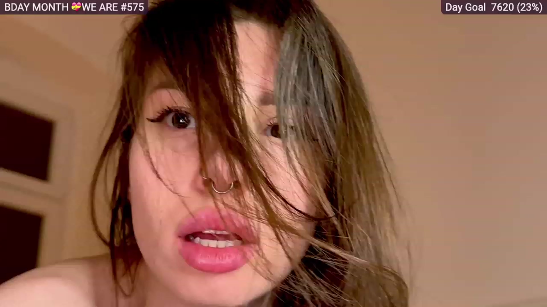 Gallery image thumbnail from SassySuz_'s myfreecams stream on, 01/26/2023, 21:28 image 11 of 20