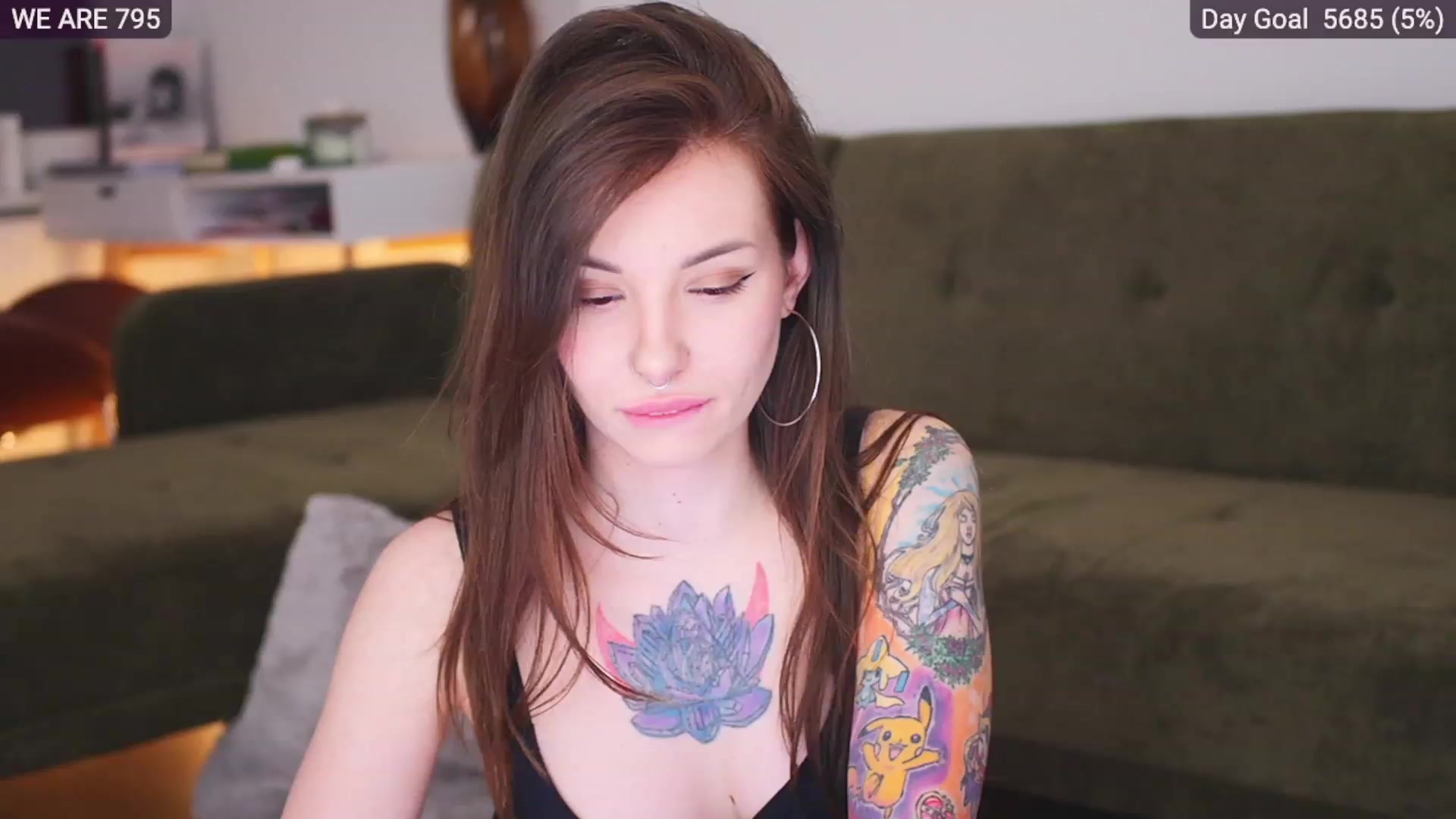 Gallery image thumbnail from SassySuz_'s myfreecams stream on, 04/08/2023, 02:03 image 6 of 20