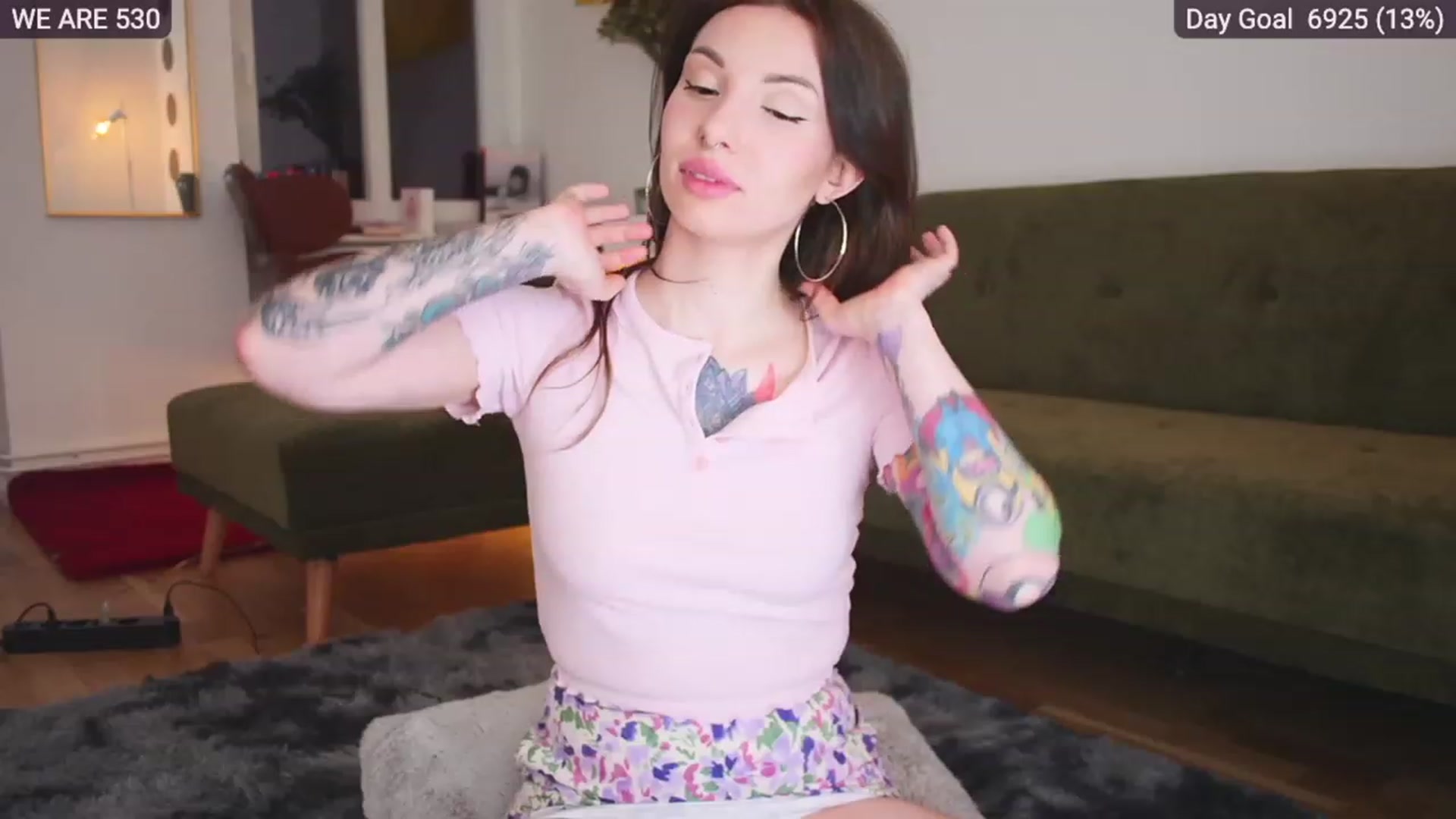 Gallery image thumbnail from SassySuz_'s myfreecams stream on, 04/10/2023, 24:02 image 17 of 20