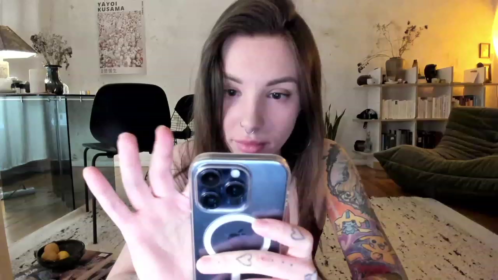 Gallery image thumbnail from SassySuz_'s myfreecams stream on, 04/19/2023, 21:45 image 4 of 20