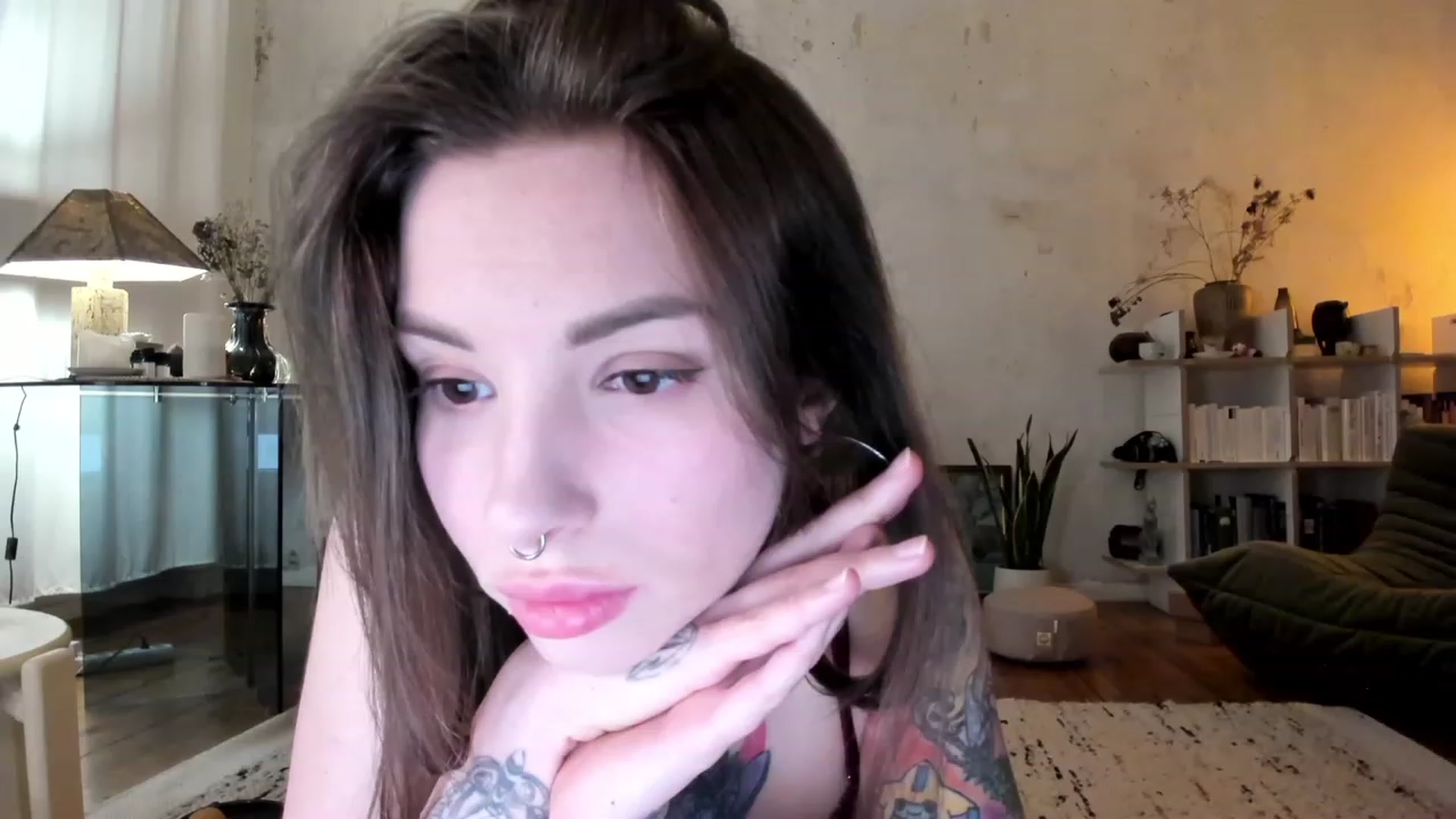 Gallery image thumbnail from SassySuz_'s myfreecams stream on, 04/19/2023, 21:45 image 12 of 20