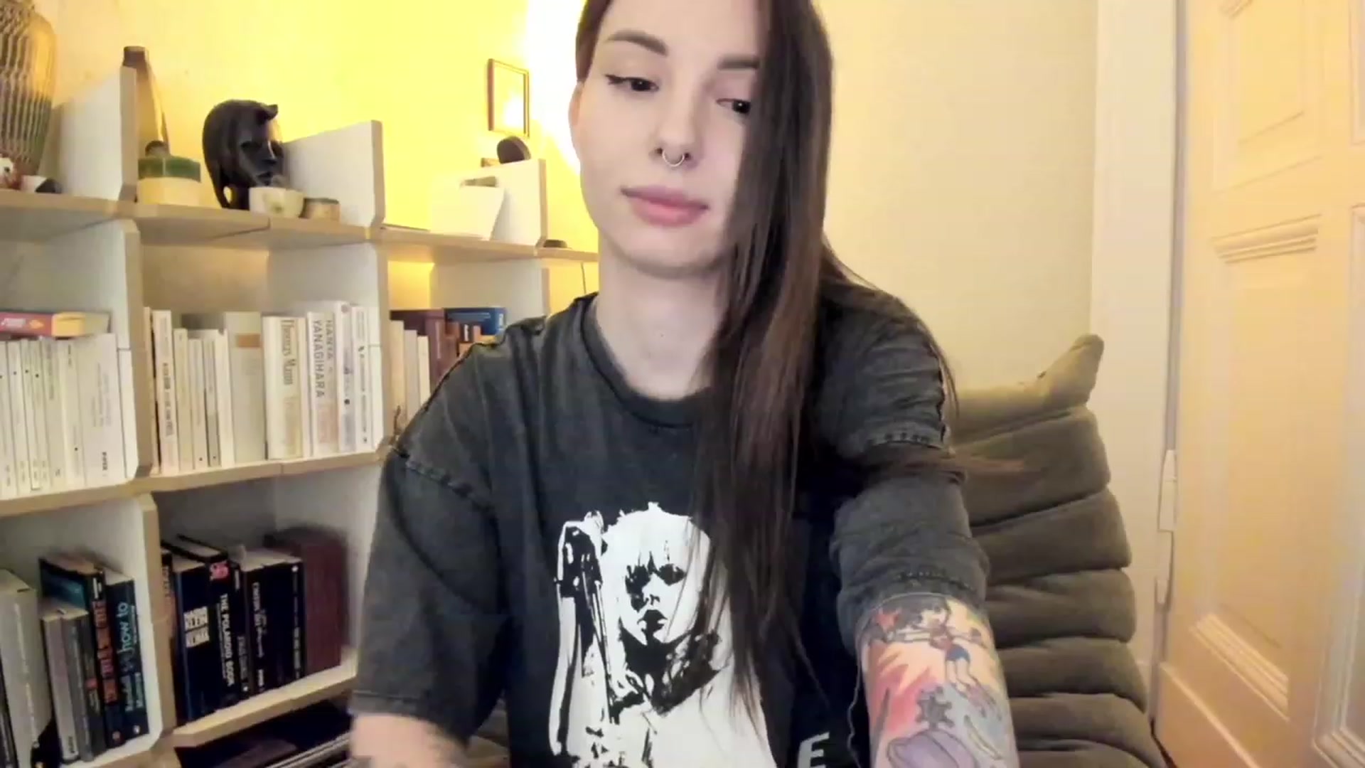 Gallery image thumbnail from SassySuz_'s myfreecams stream on, 04/21/2023, 22:40 image 2 of 20