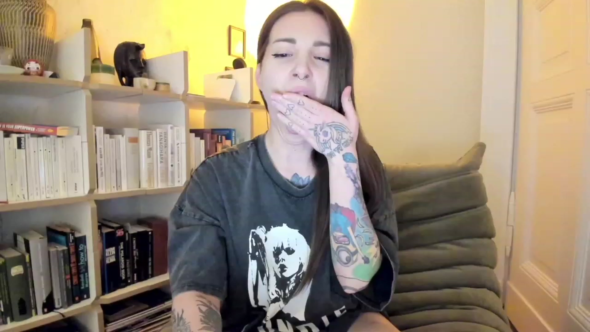 Gallery image thumbnail from SassySuz_'s myfreecams stream on, 04/21/2023, 22:40 image 11 of 20