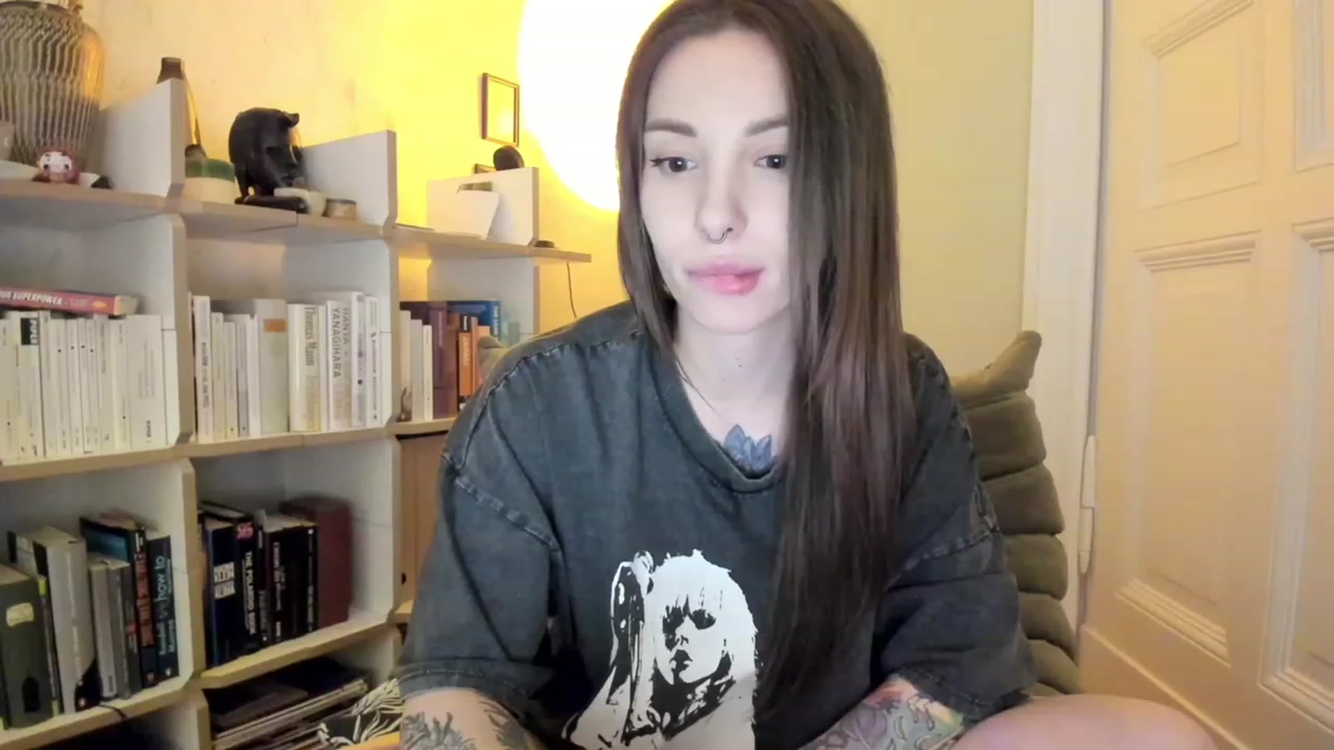 Gallery image thumbnail from SassySuz_'s myfreecams stream on, 04/21/2023, 23:13 image 3 of 20