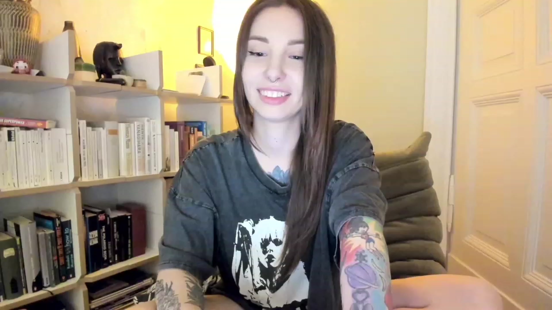 Gallery image thumbnail from SassySuz_'s myfreecams stream on, 04/21/2023, 23:13 image 9 of 20