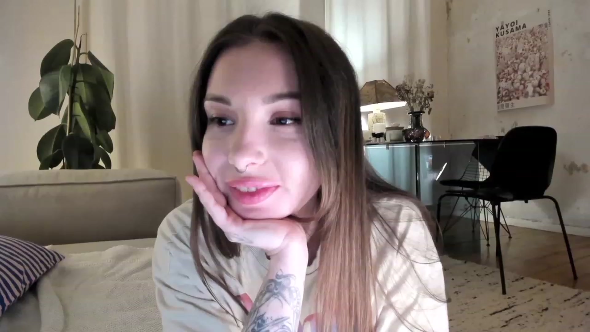 Gallery image thumbnail from SassySuz_'s myfreecams stream on, 04/22/2023, 22:41 image 17 of 20