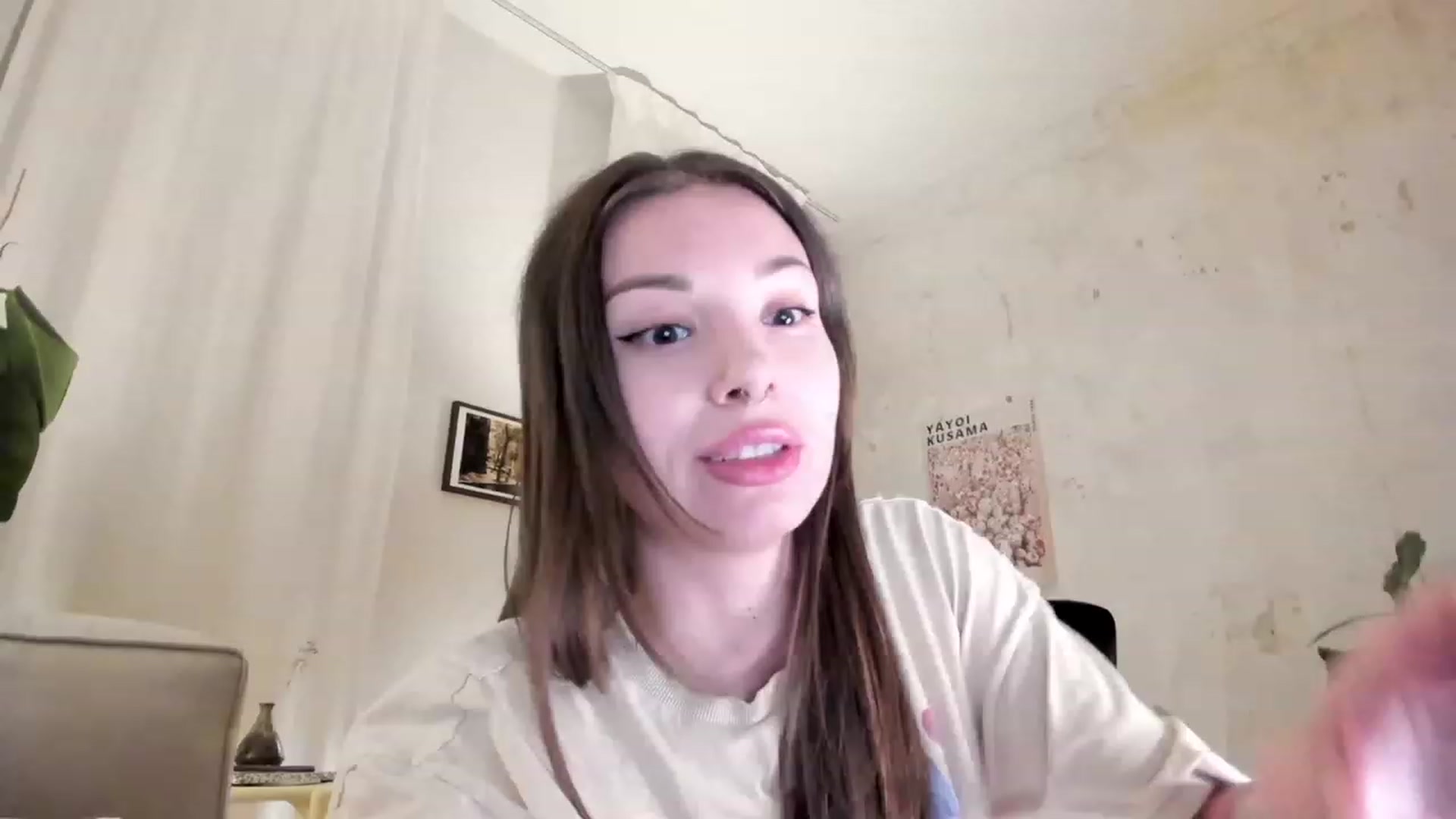 Gallery image thumbnail from SassySuz_'s myfreecams stream on, 04/22/2023, 22:41 image 12 of 20