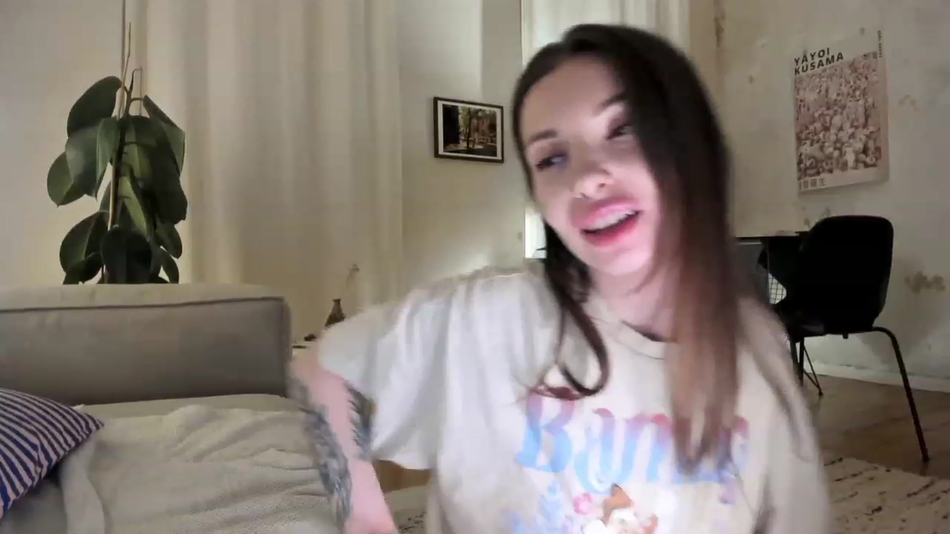 Gallery image thumbnail from SassySuz_'s myfreecams stream on, 04/22/2023, 22:41 image 18 of 20