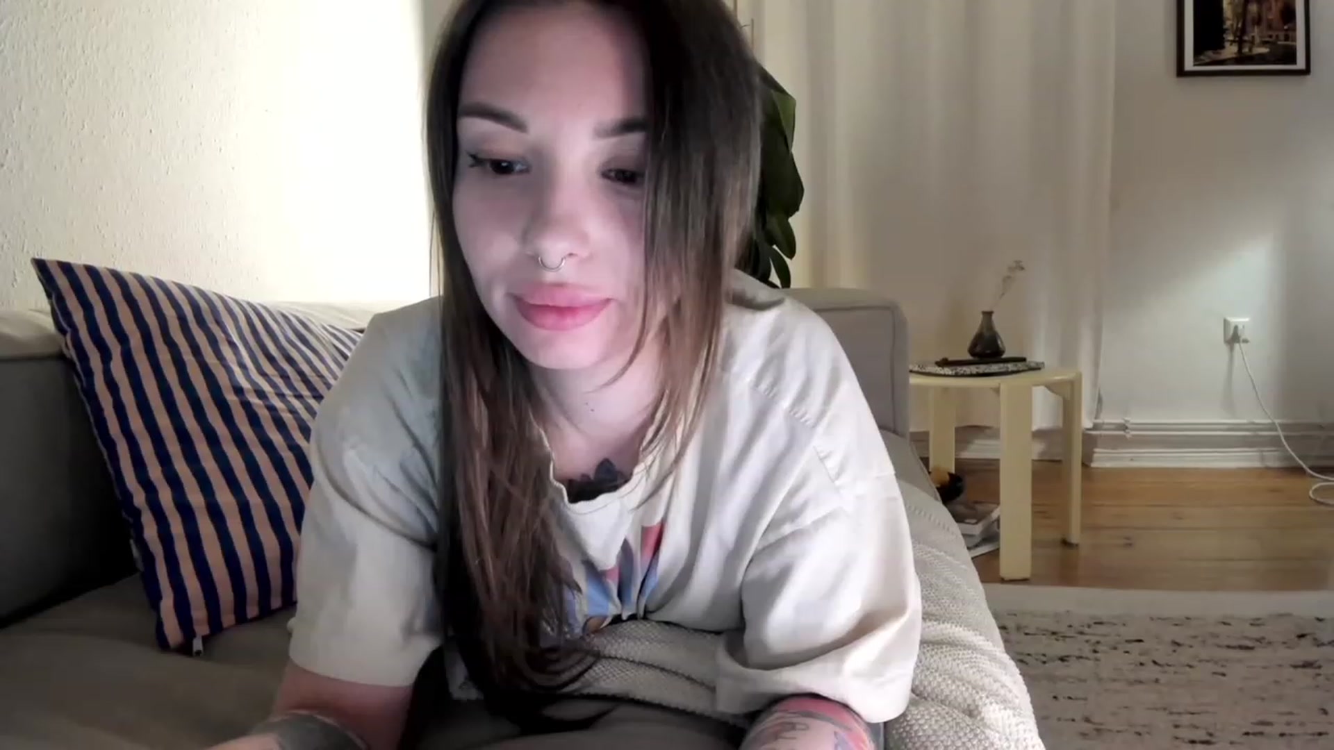 Gallery image thumbnail from SassySuz_'s myfreecams stream on, 04/23/2023, 01:12 image 11 of 20