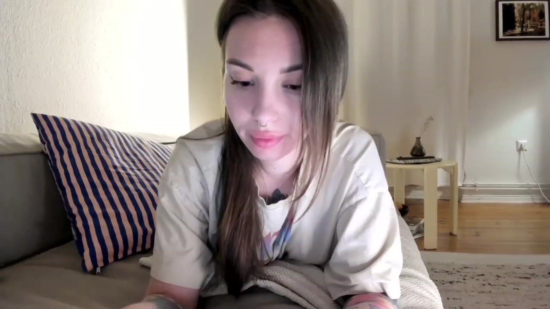 Gallery image thumbnail from SassySuz_'s myfreecams stream on, 04/23/2023, 01:12 image 7 of 20