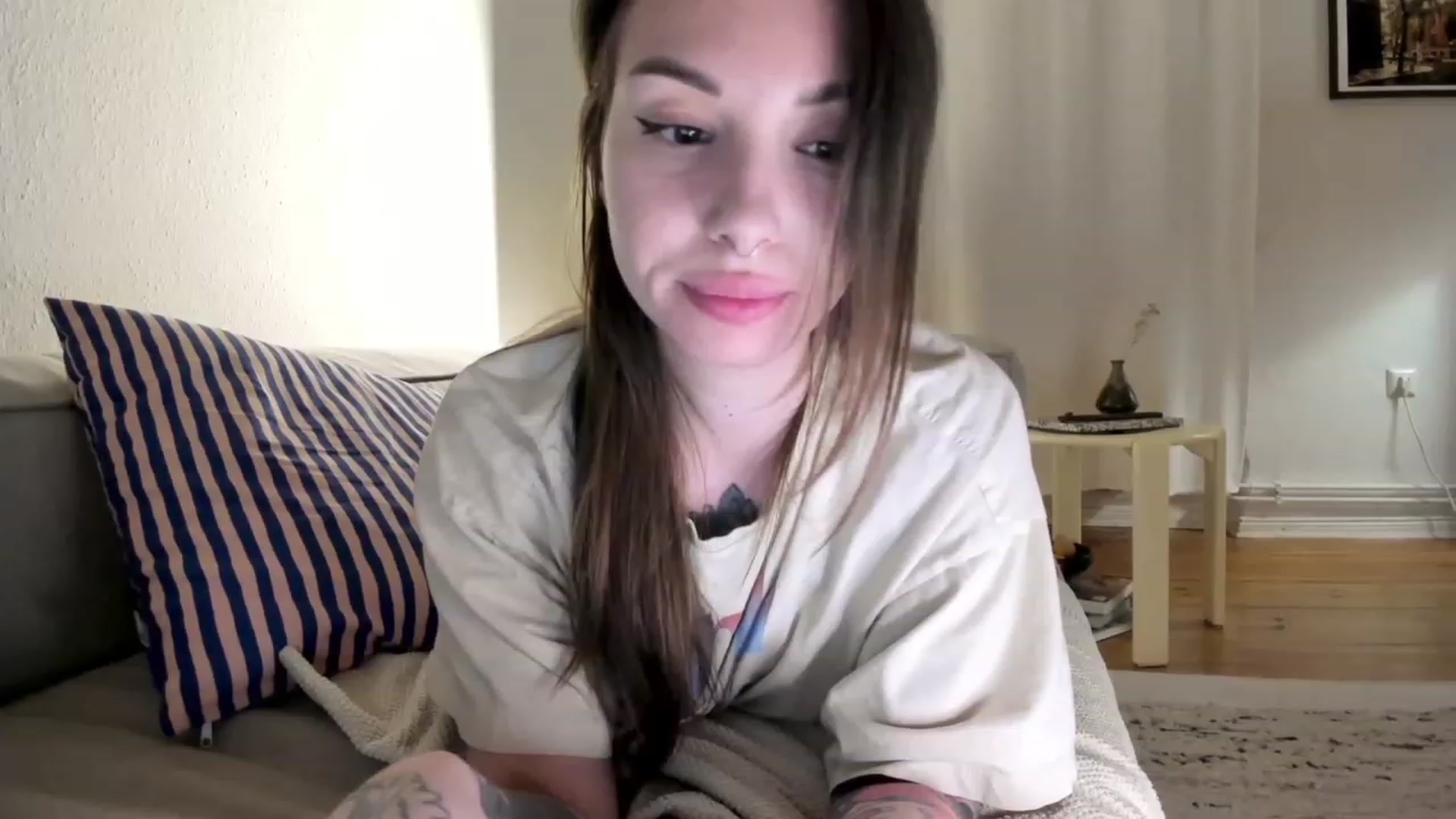 Gallery image thumbnail from SassySuz_'s myfreecams stream on, 04/23/2023, 01:12 image 5 of 20