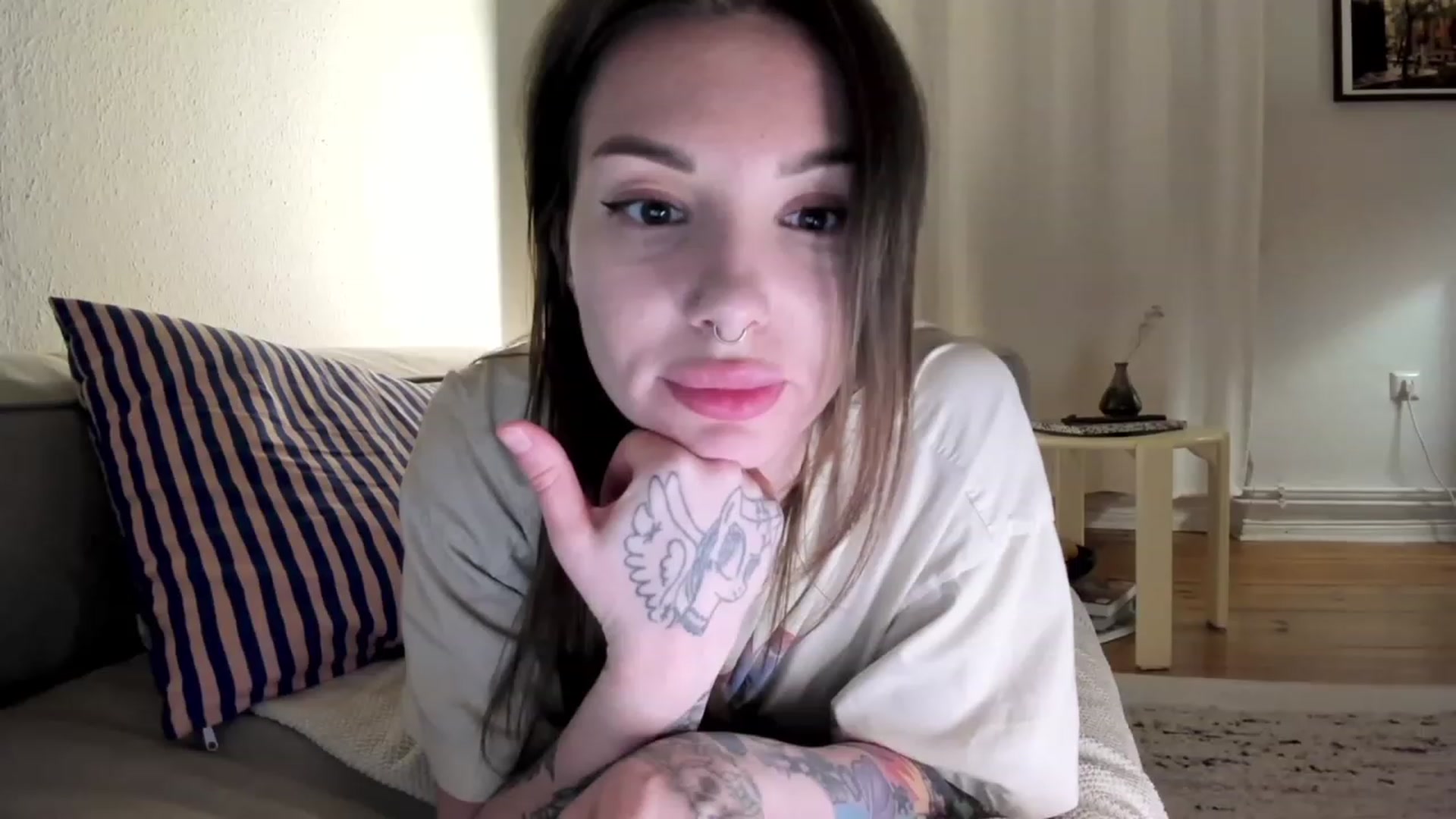 Gallery image thumbnail from SassySuz_'s myfreecams stream on, 04/23/2023, 01:12 image 3 of 20