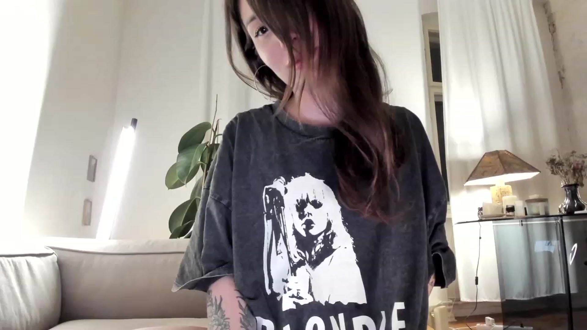 Gallery image thumbnail from SassySuz_'s myfreecams stream on, 04/30/2023, 19:55 image 10 of 20