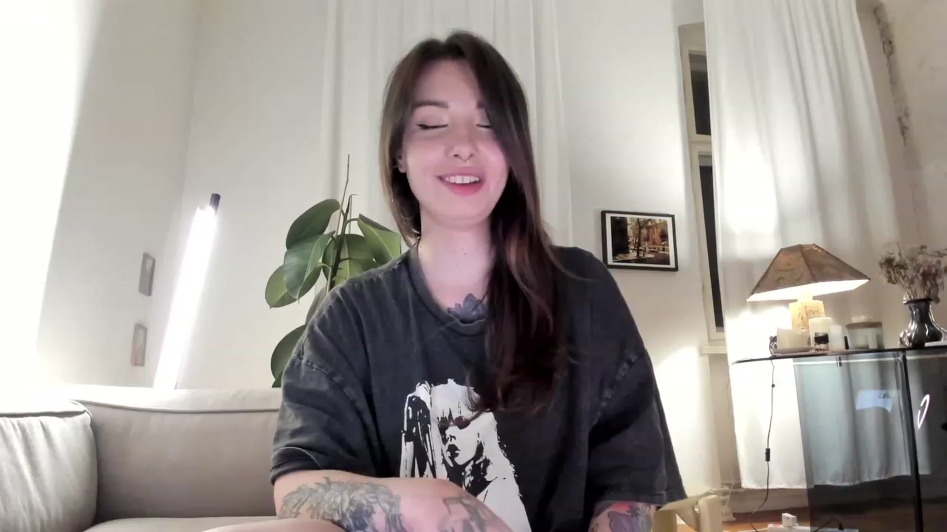 Gallery image thumbnail from SassySuz_'s myfreecams stream on, 04/30/2023, 19:55 image 14 of 20