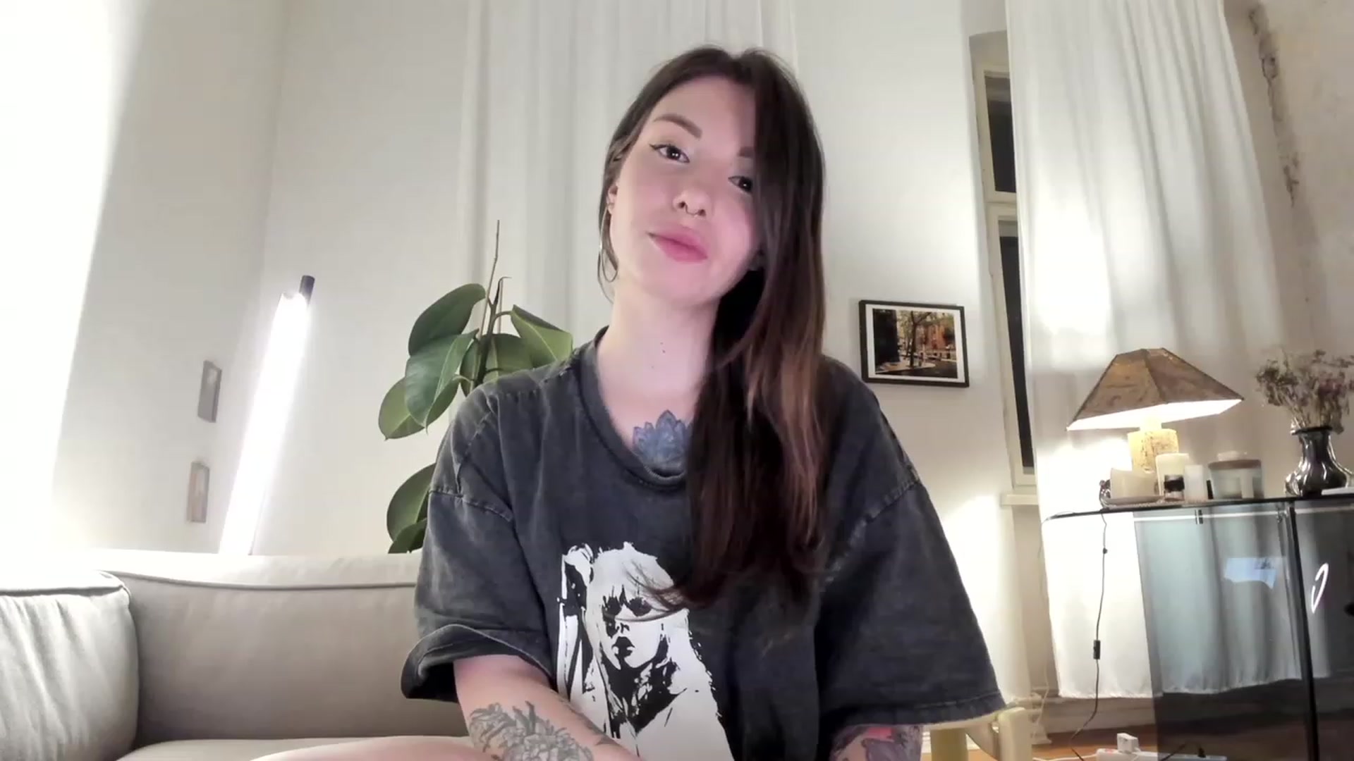 Gallery image thumbnail from SassySuz_'s myfreecams stream on, 04/30/2023, 19:55 image 8 of 20