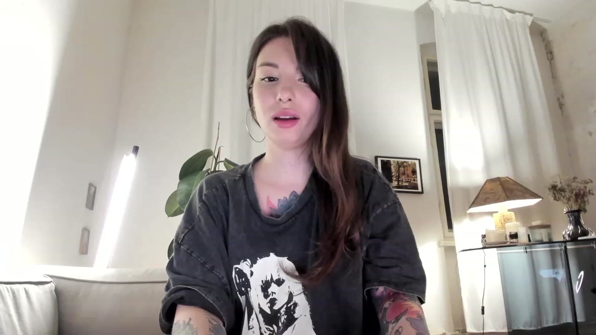 Gallery image thumbnail from SassySuz_'s myfreecams stream on, 04/30/2023, 19:55 image 6 of 20