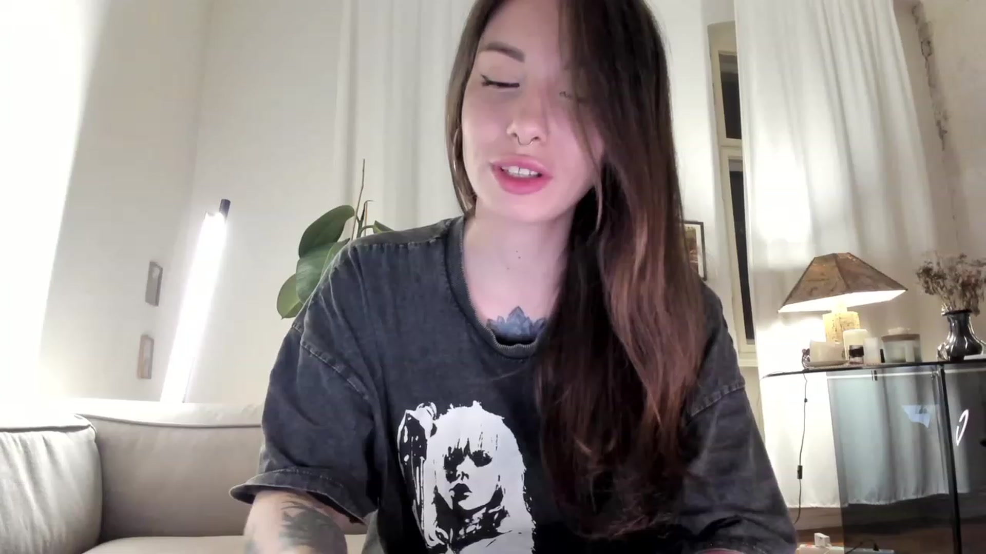 Gallery image thumbnail from SassySuz_'s myfreecams stream on, 04/30/2023, 19:55 image 12 of 20