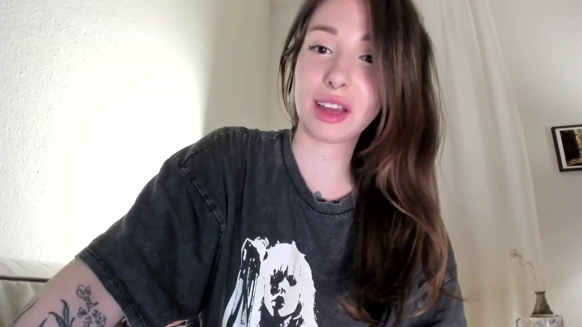 Gallery image thumbnail from SassySuz_'s myfreecams stream on, 04/30/2023, 21:10 image 9 of 20