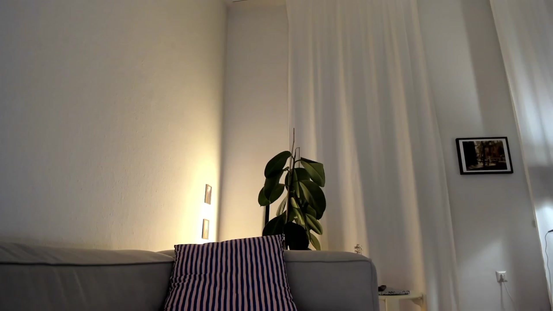 Gallery image thumbnail from SassySuz_'s myfreecams stream on, 05/05/2023, 20:30 image 15 of 20