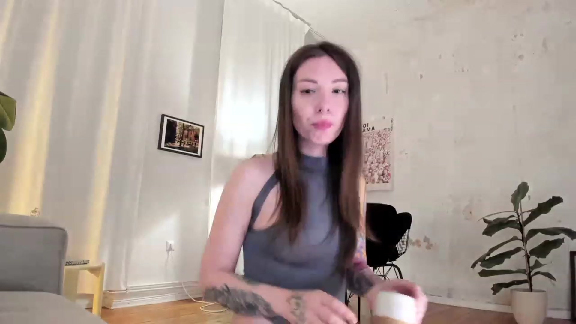 Gallery image thumbnail from SassySuz_'s myfreecams stream on, 05/06/2023, 01:41 image 11 of 20