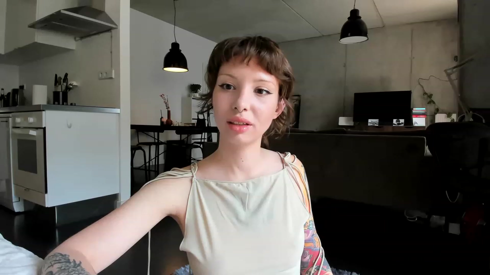 Gallery image thumbnail from SassySuz_'s myfreecams stream on, 07/09/2023, 12:52 image 16 of 20