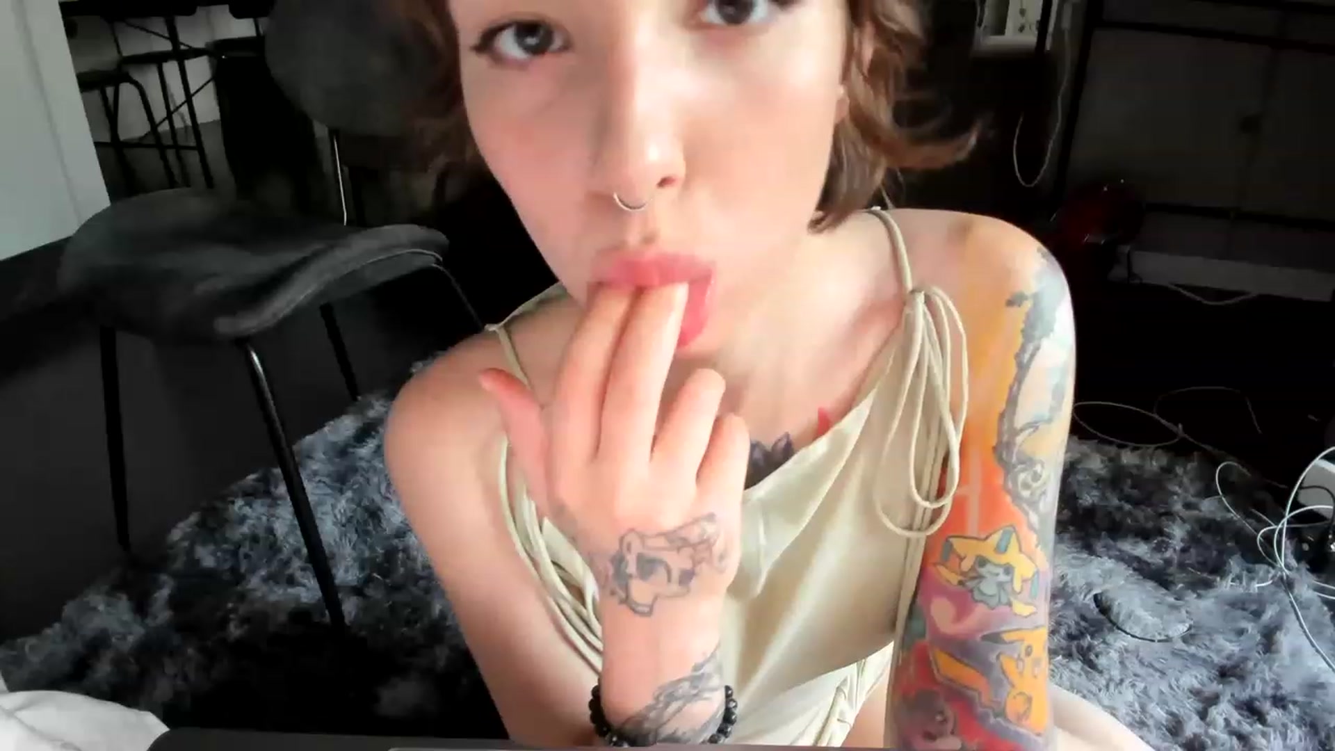 Gallery image thumbnail from SassySuz_'s myfreecams stream on, 07/09/2023, 18:46 image 15 of 20