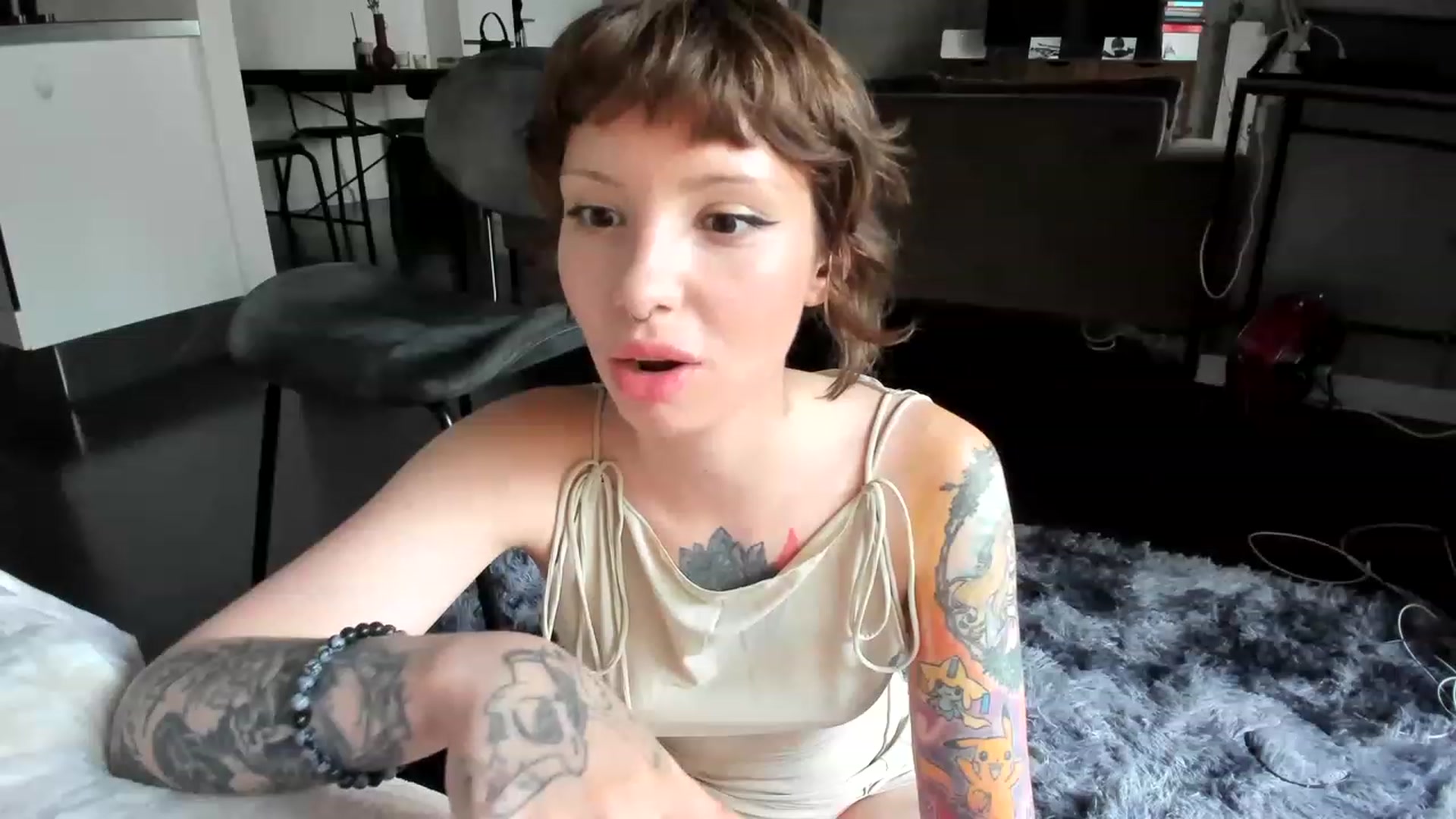 Gallery image thumbnail from SassySuz_'s myfreecams stream on, 07/09/2023, 18:46 image 8 of 20