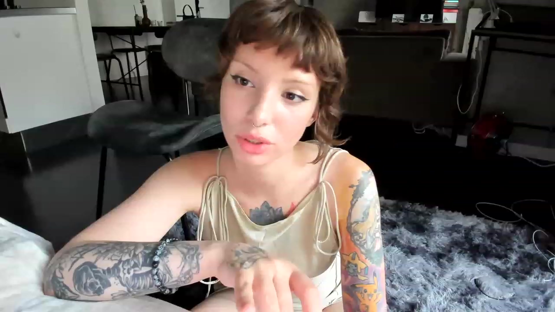 Gallery image thumbnail from SassySuz_'s myfreecams stream on, 07/09/2023, 18:46 image 7 of 20