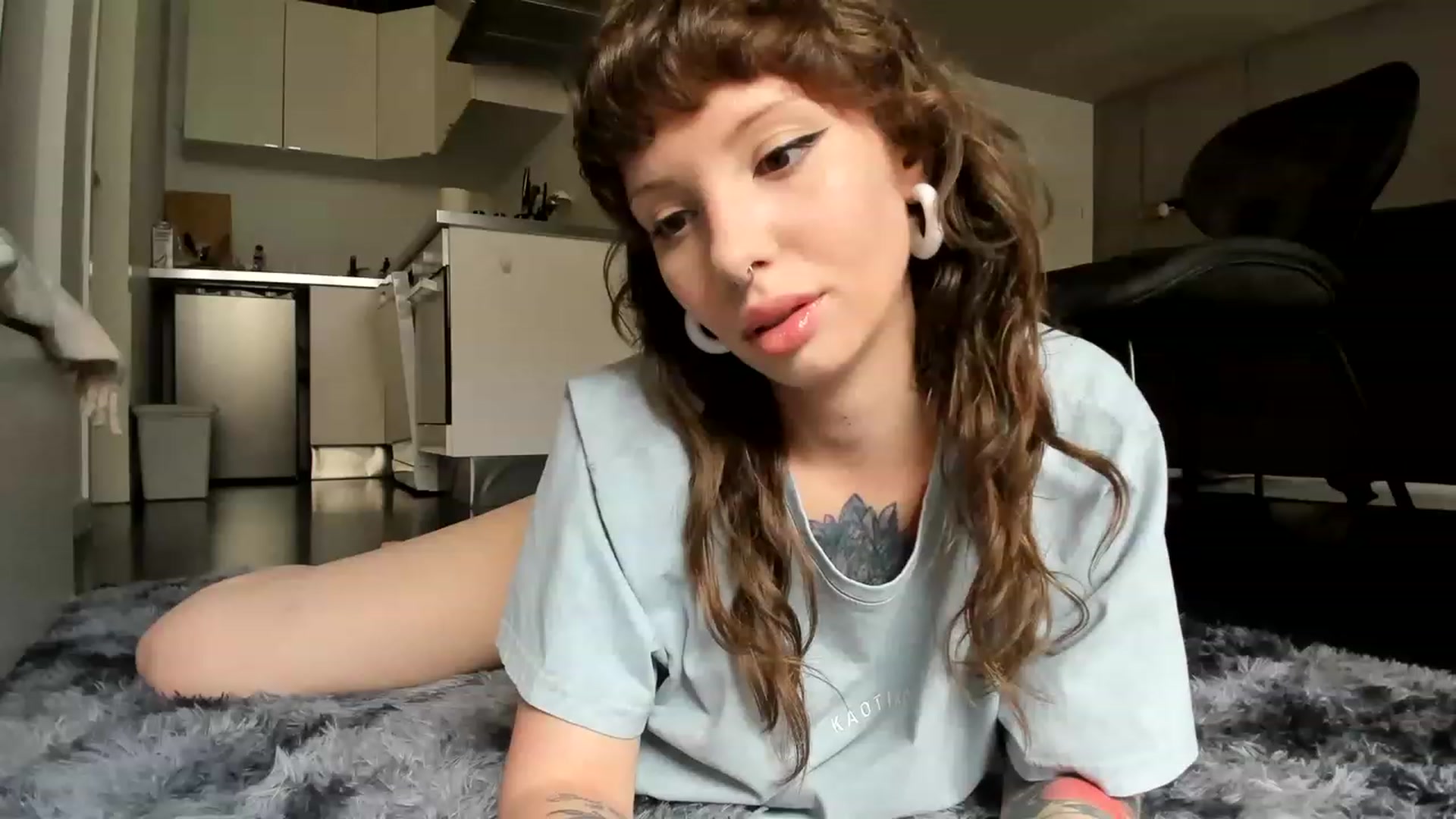 Gallery image thumbnail from SassySuz_'s myfreecams stream on, 07/10/2023, 14:56 image 10 of 20