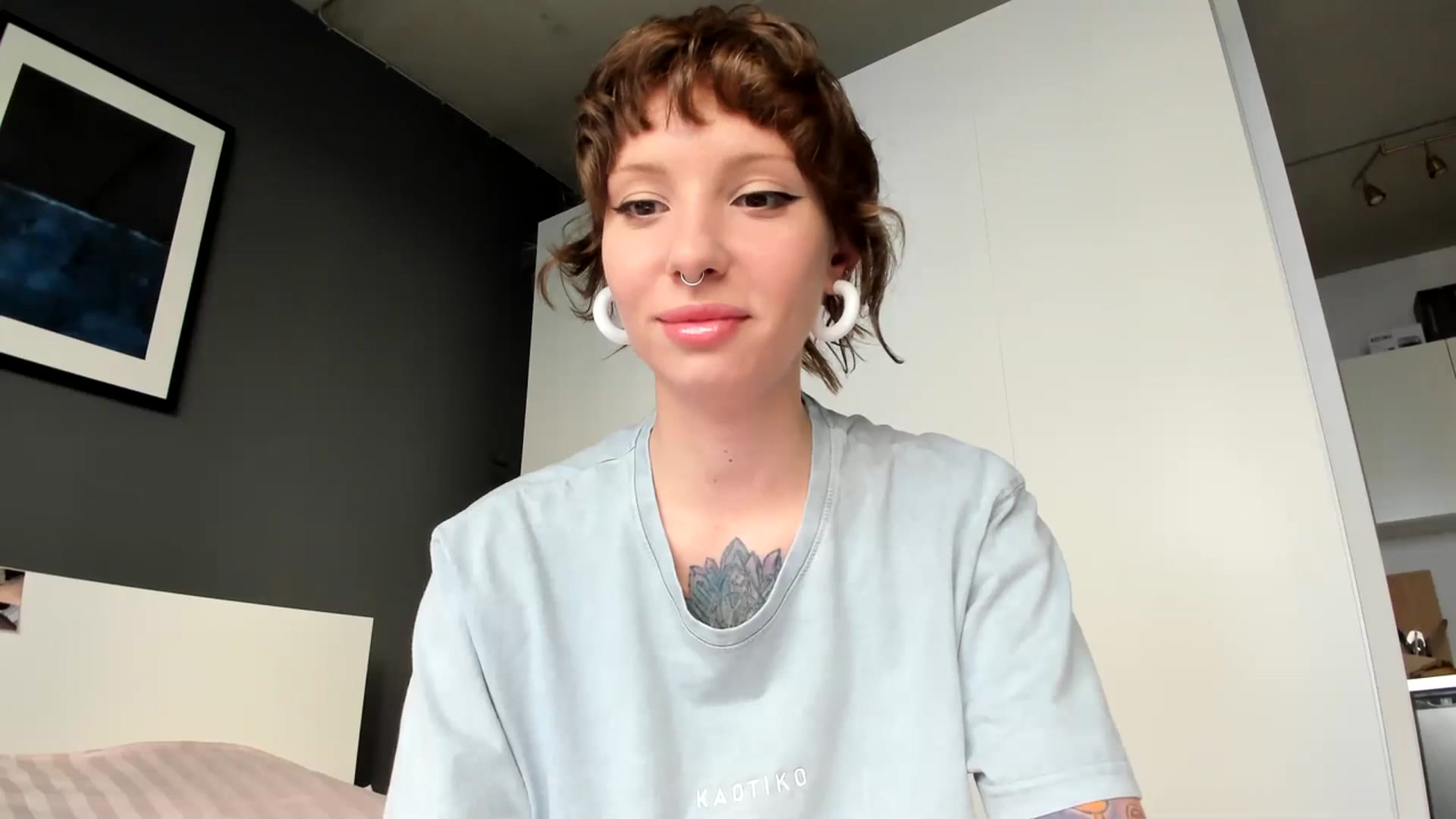 Gallery image thumbnail from SassySuz_'s myfreecams stream on, 07/10/2023, 19:49 image 5 of 20