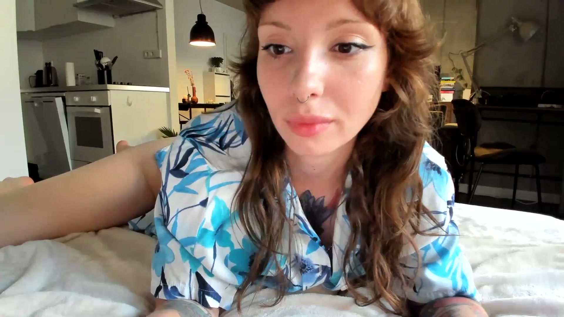 Gallery image thumbnail from SassySuz_'s myfreecams stream on, 07/16/2023, 19:00 image 16 of 20