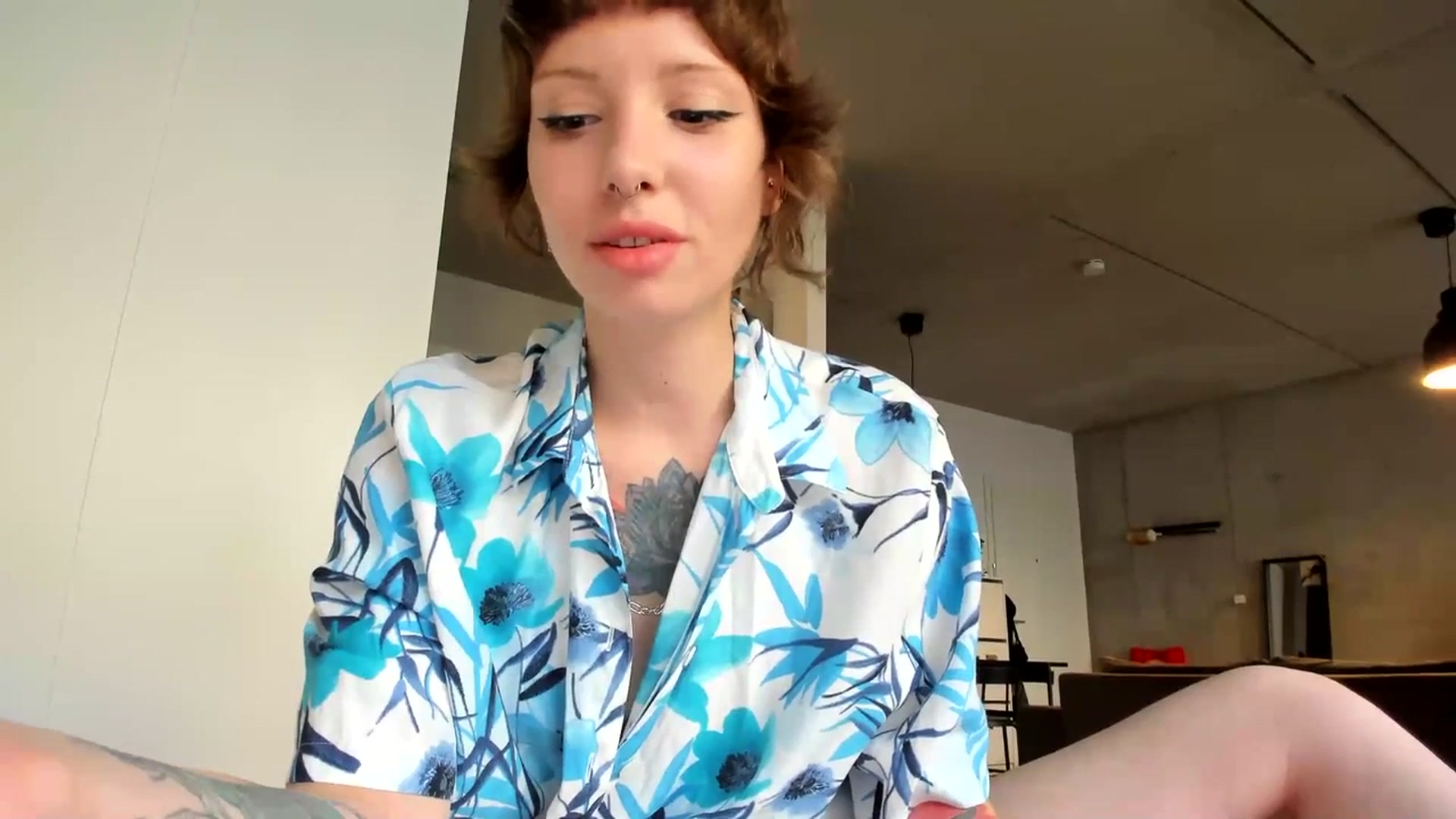Gallery image thumbnail from SassySuz_'s myfreecams stream on, 07/16/2023, 19:00 image 8 of 20