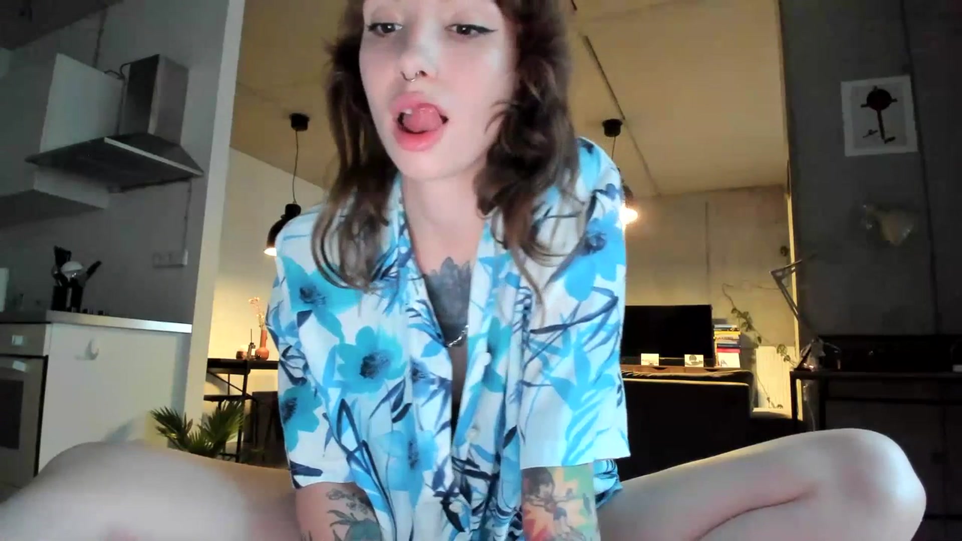 Gallery image thumbnail from SassySuz_'s myfreecams stream on, 07/16/2023, 20:01 image 3 of 20